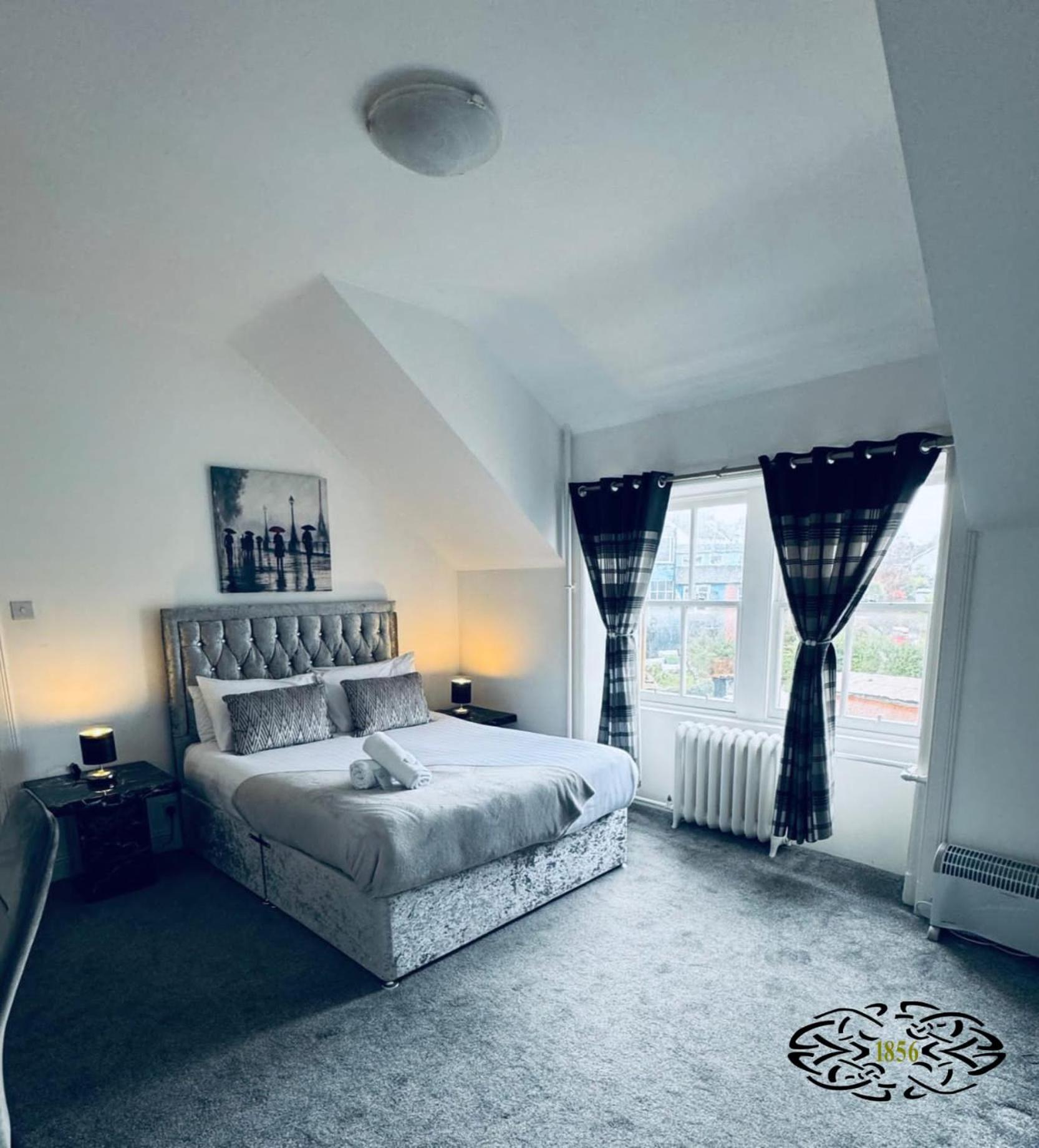 Double Room - Photo 14