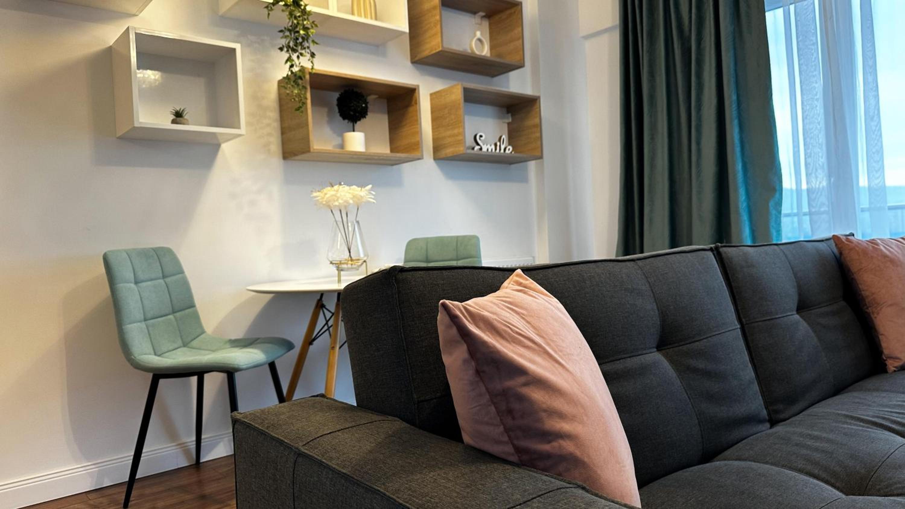 One-Bedroom Apartment with Terrace - Photo 6