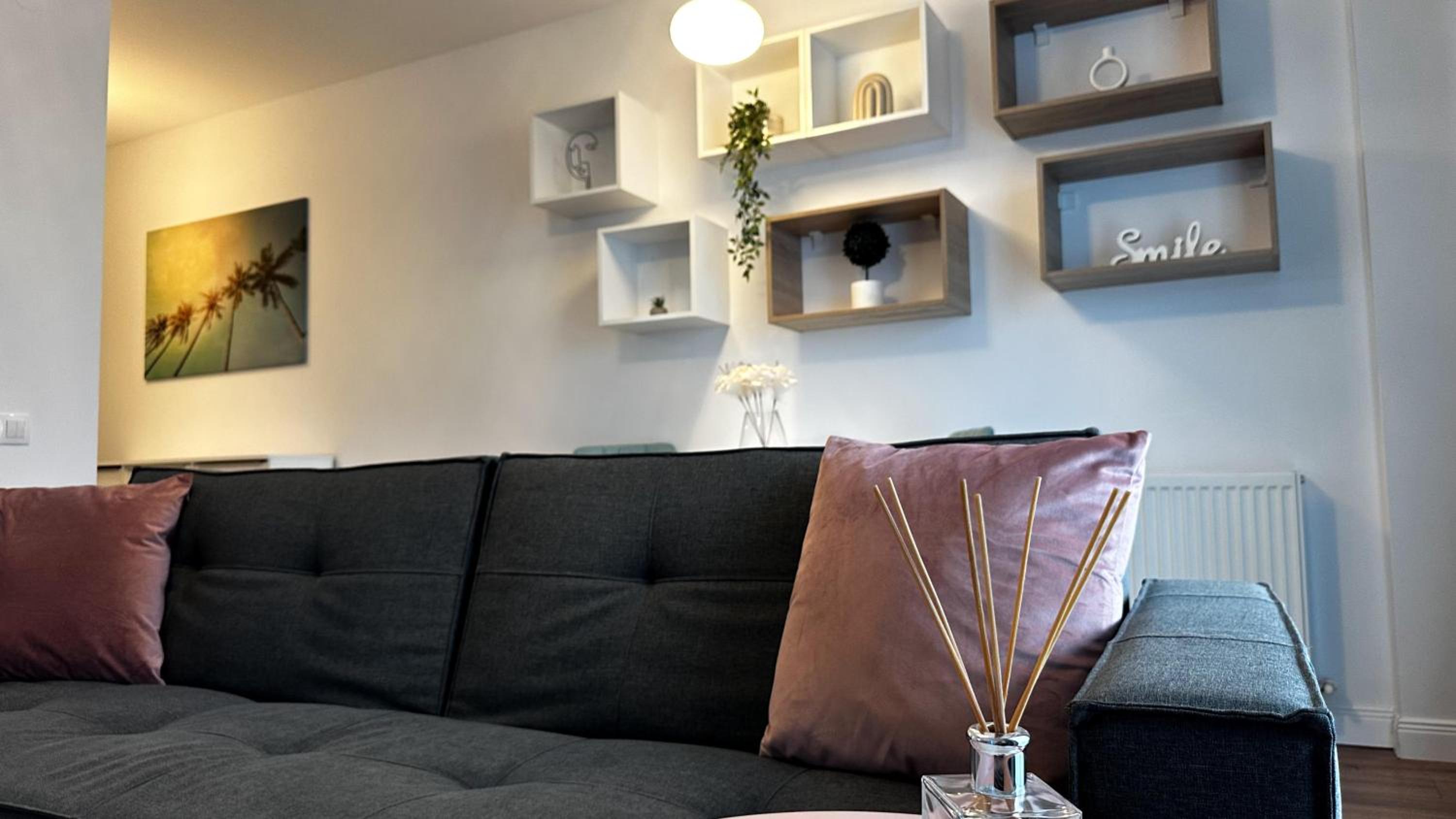 One-Bedroom Apartment with Terrace - Photo 7