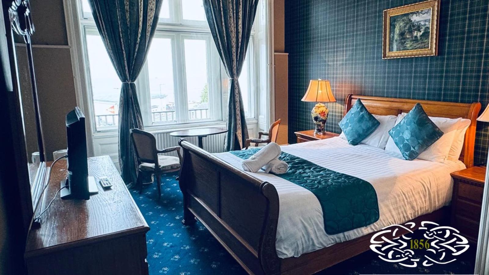 Double Room with Sea View - Photo 19