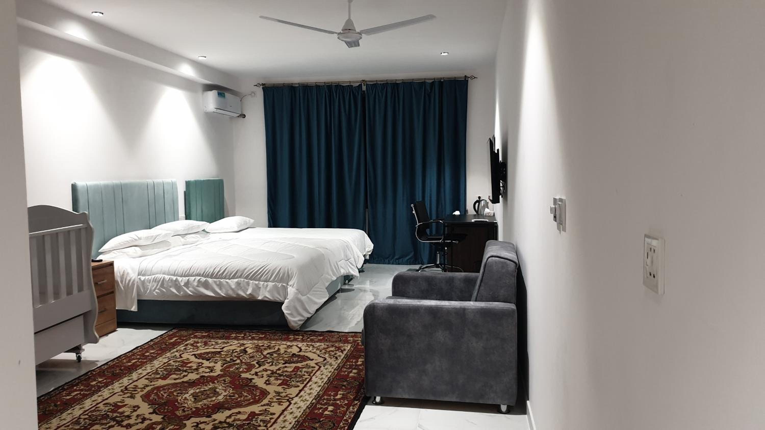 Deluxe Family Suite photo 1