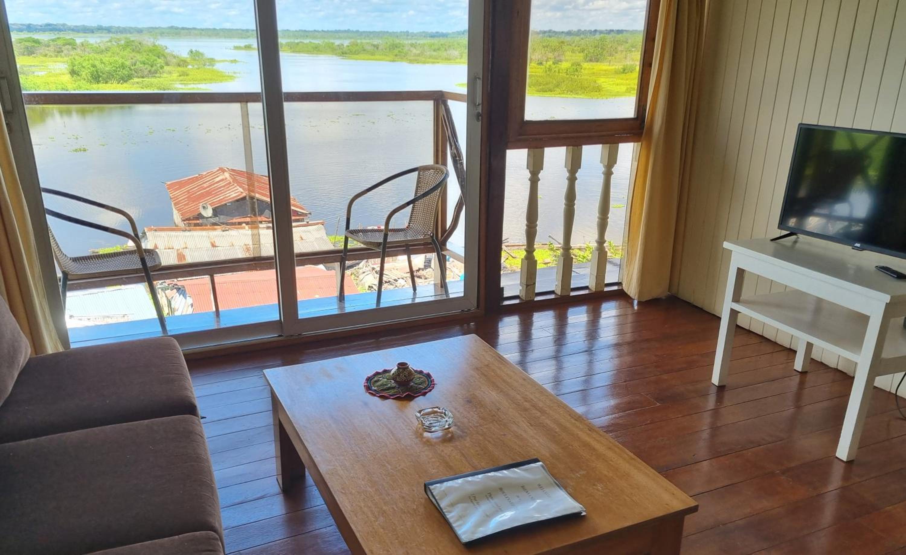 Apartment with Balcony and River View photo 2