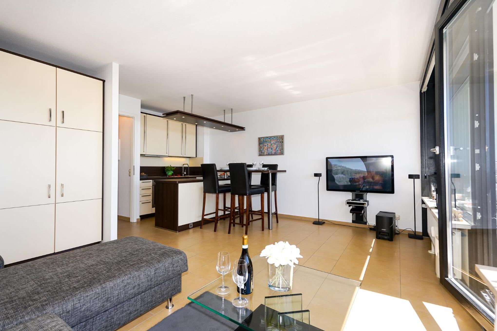 Apartment photo 3