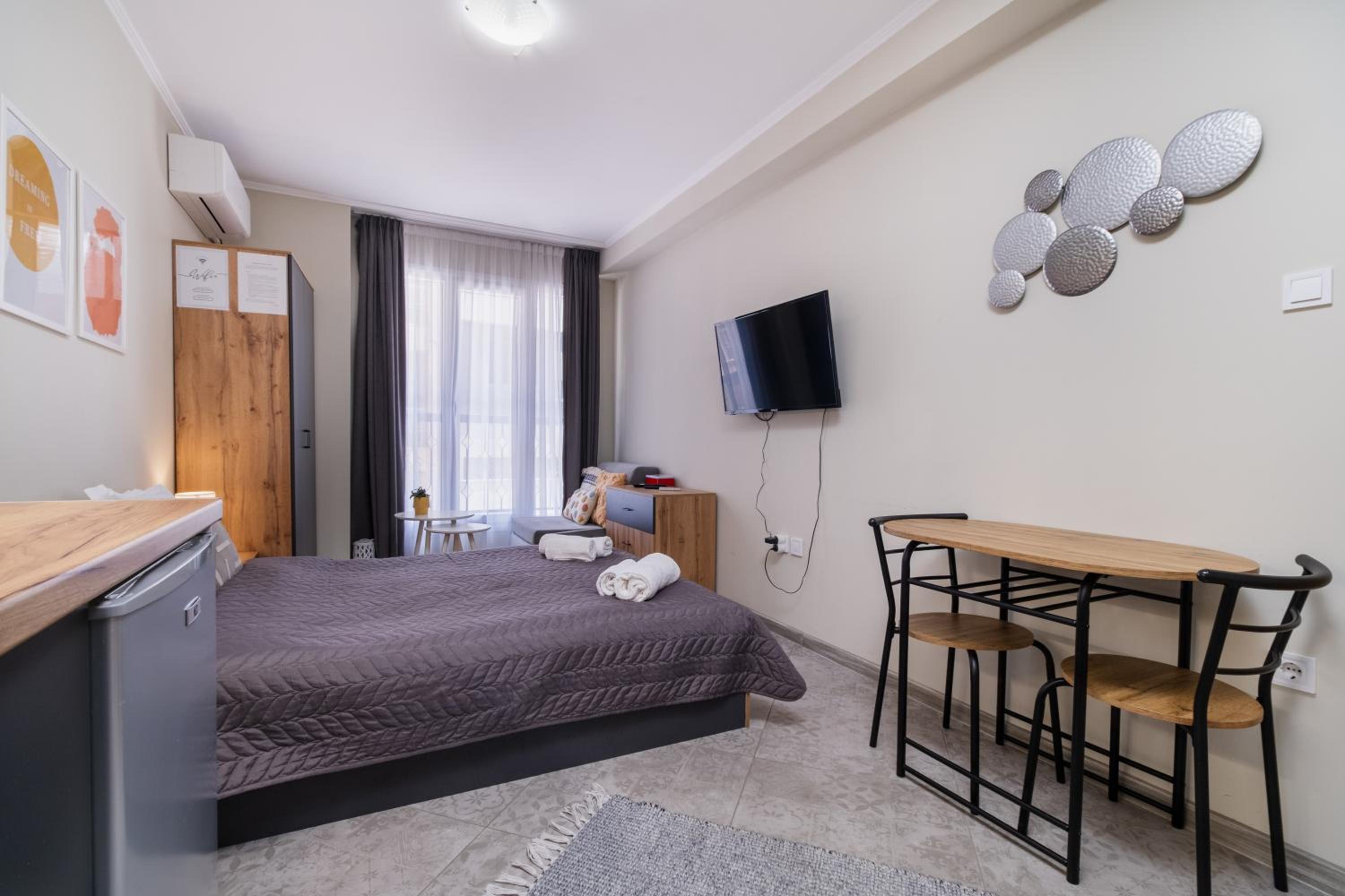Studio Apartment photo 2