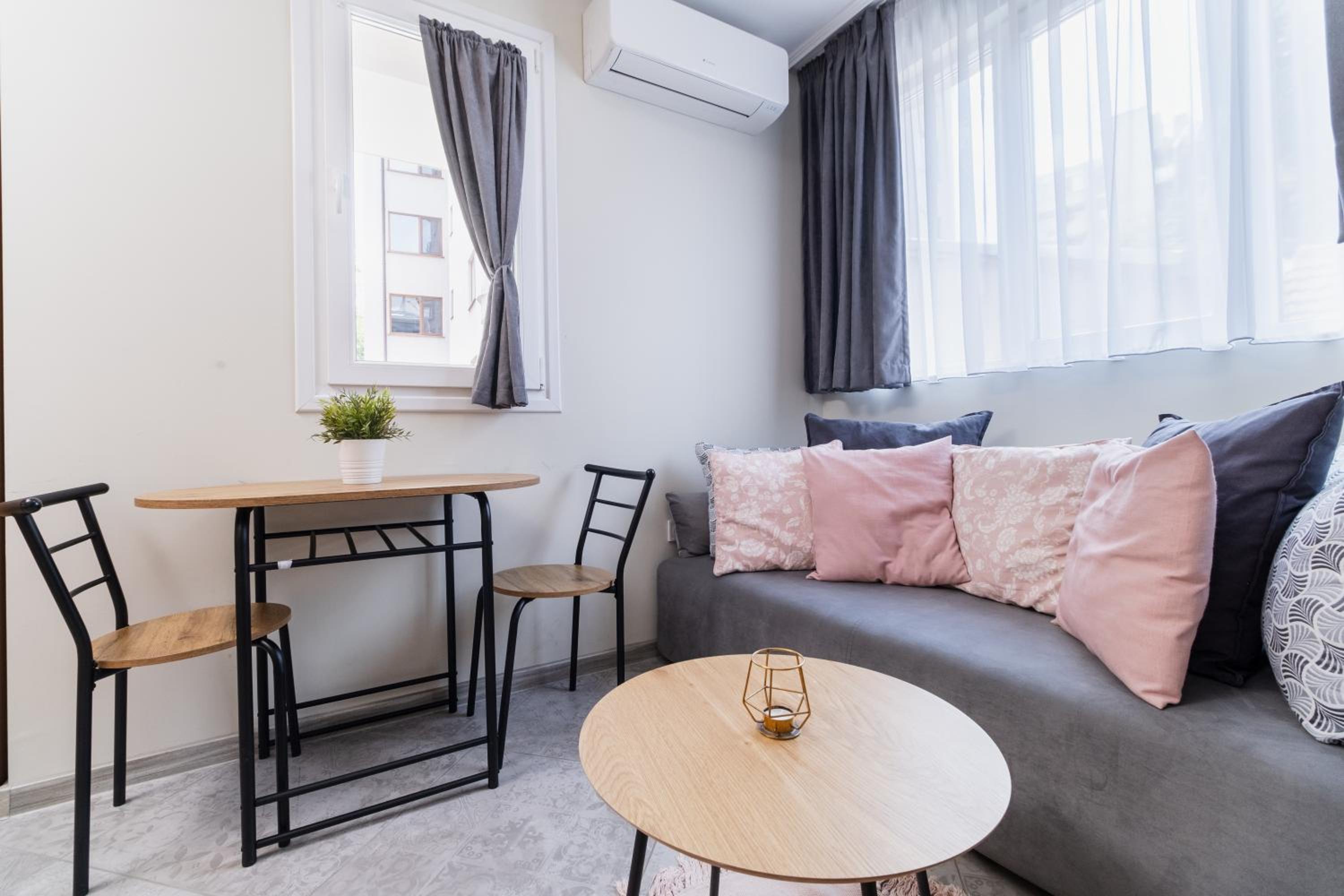 Studio Apartment photo 3