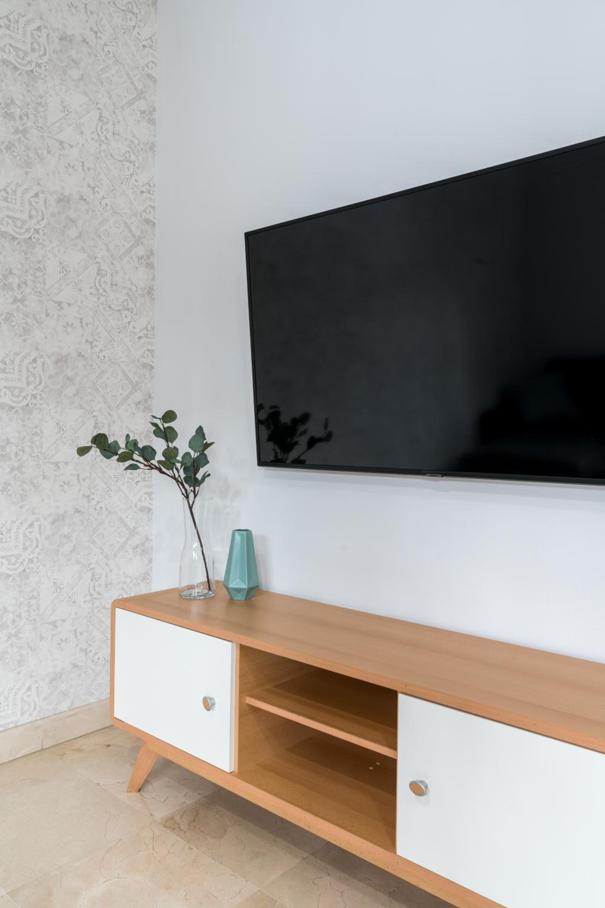 Superior One-Bedroom Apartment - Photo 48