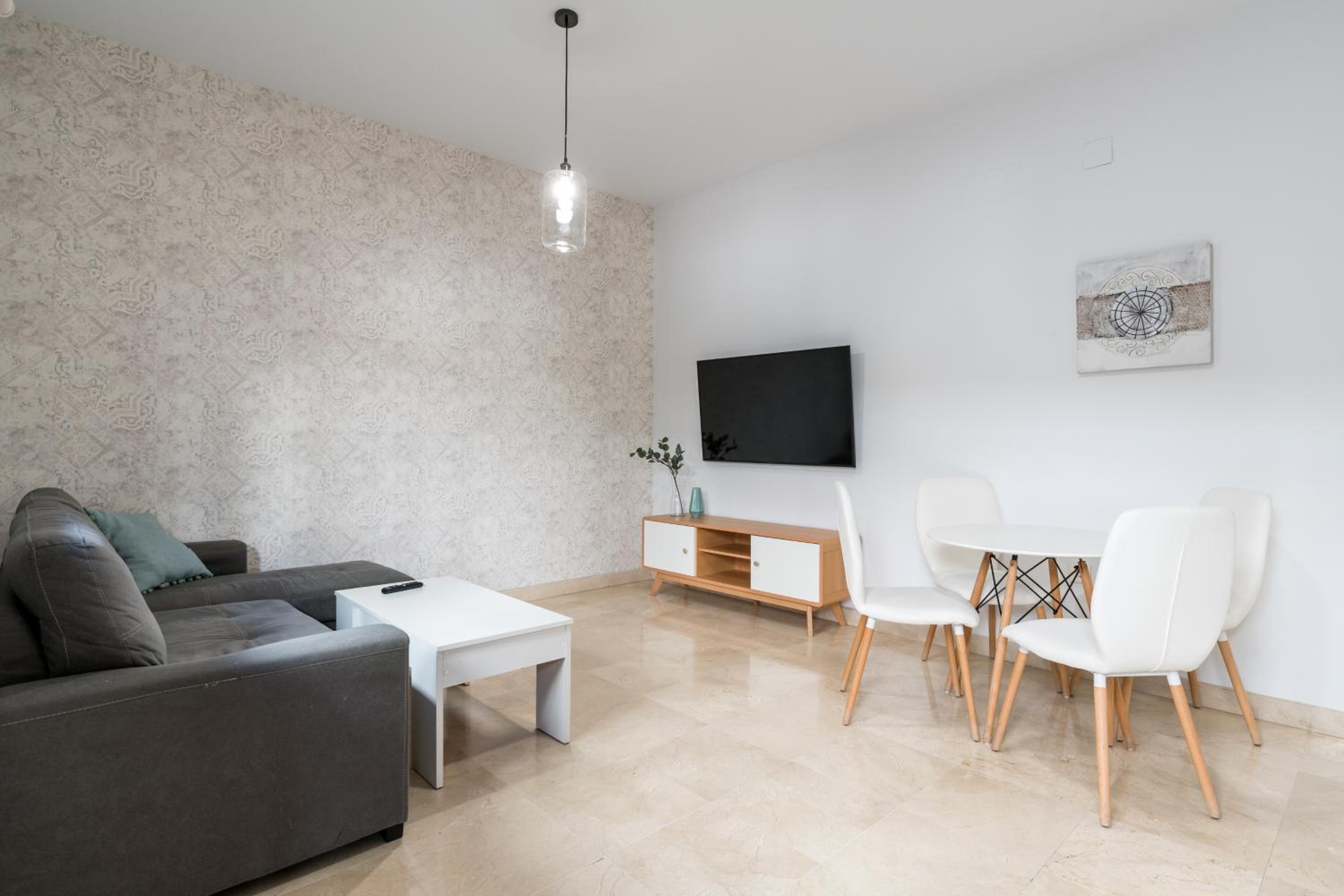 Superior One-Bedroom Apartment - Photo 27