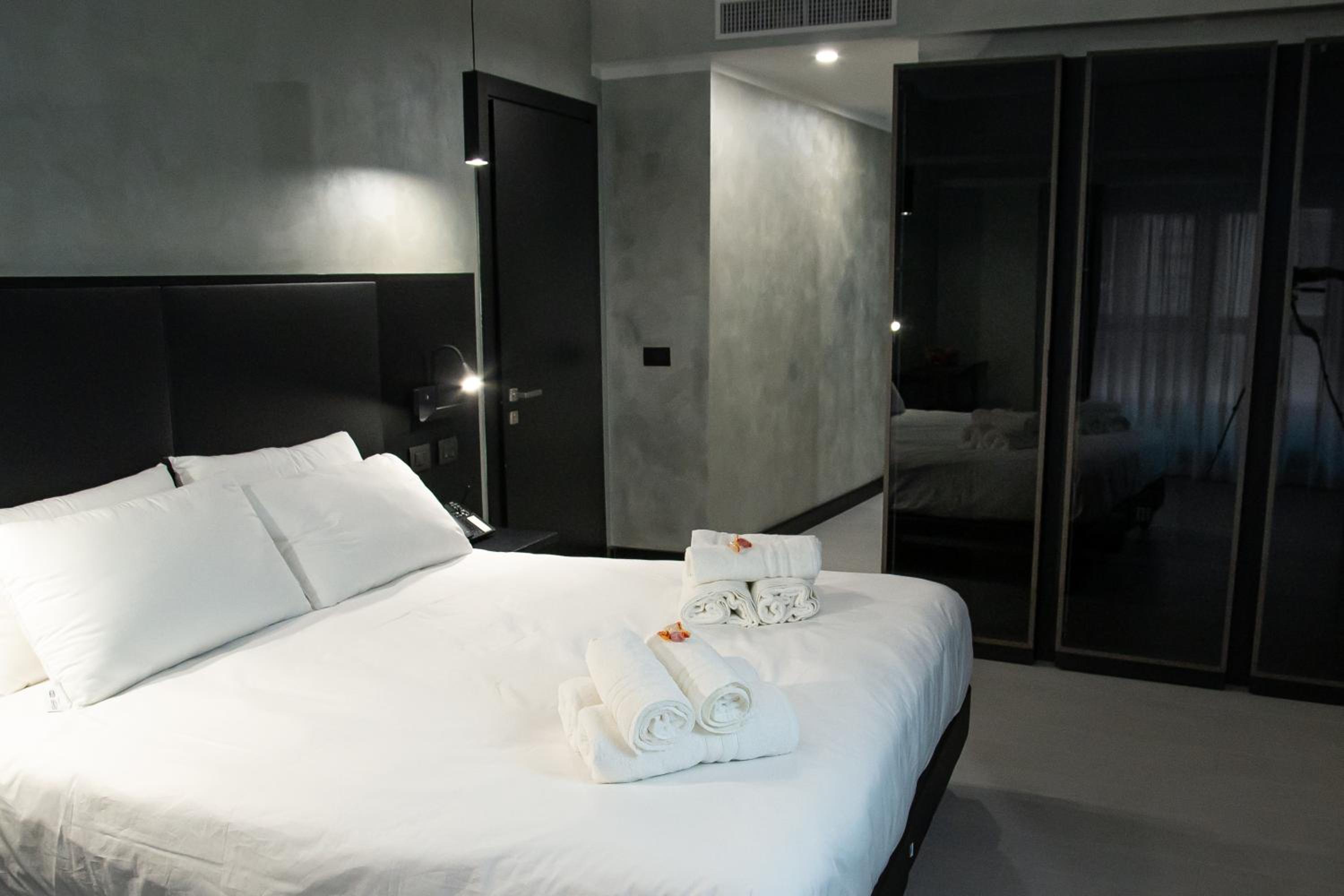 Standard Queen Room photo 3