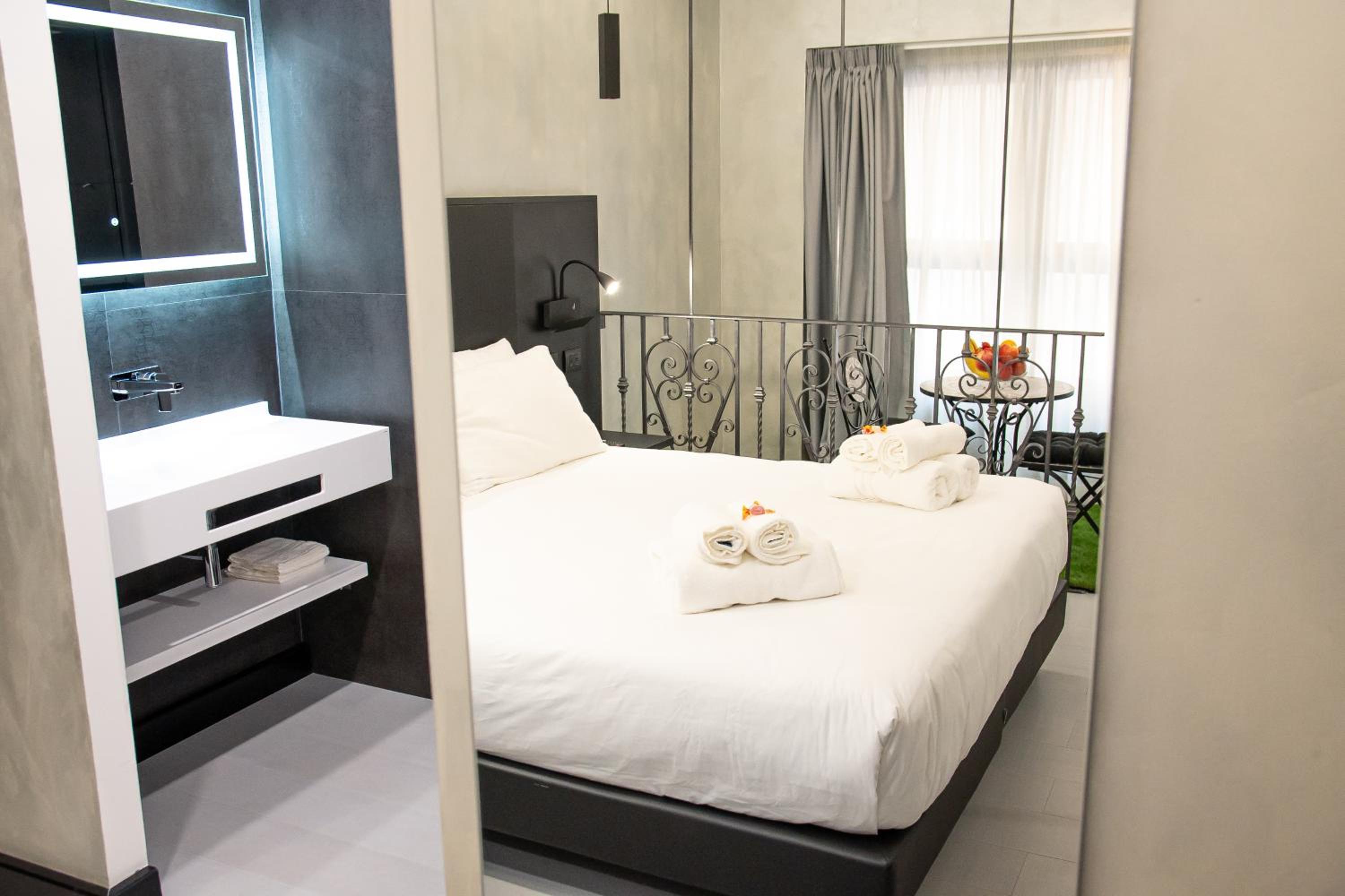 Suite with Spa Bath photo 2