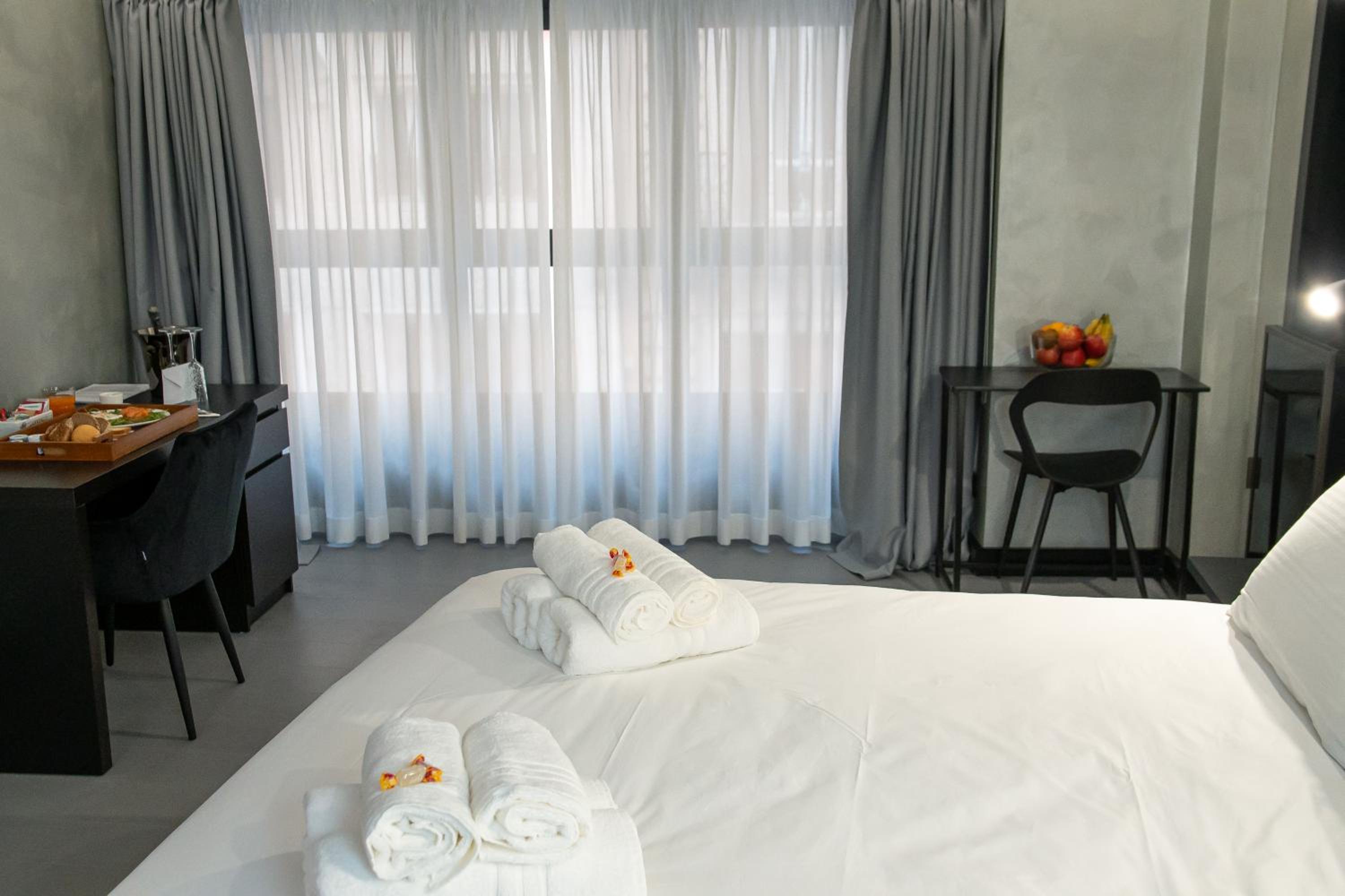 Superior King Room photo 3