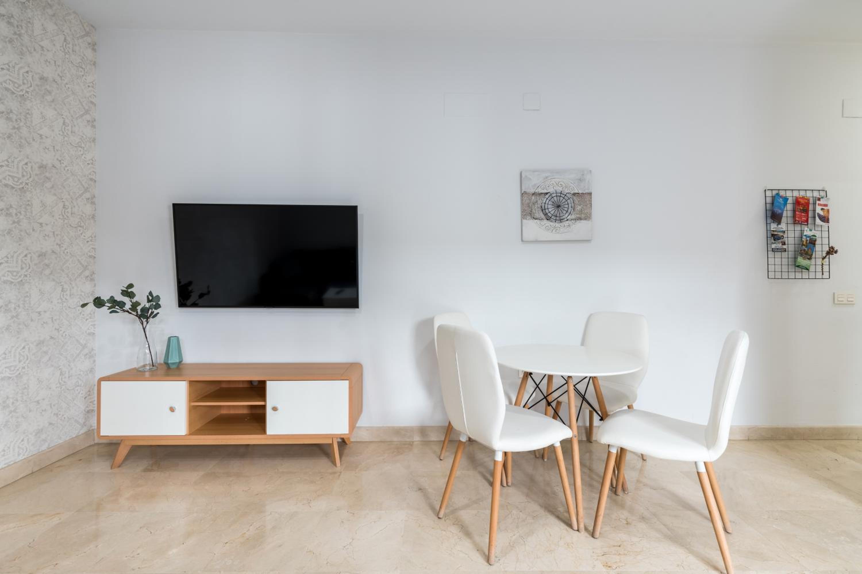 Superior One-Bedroom Apartment - Photo 43