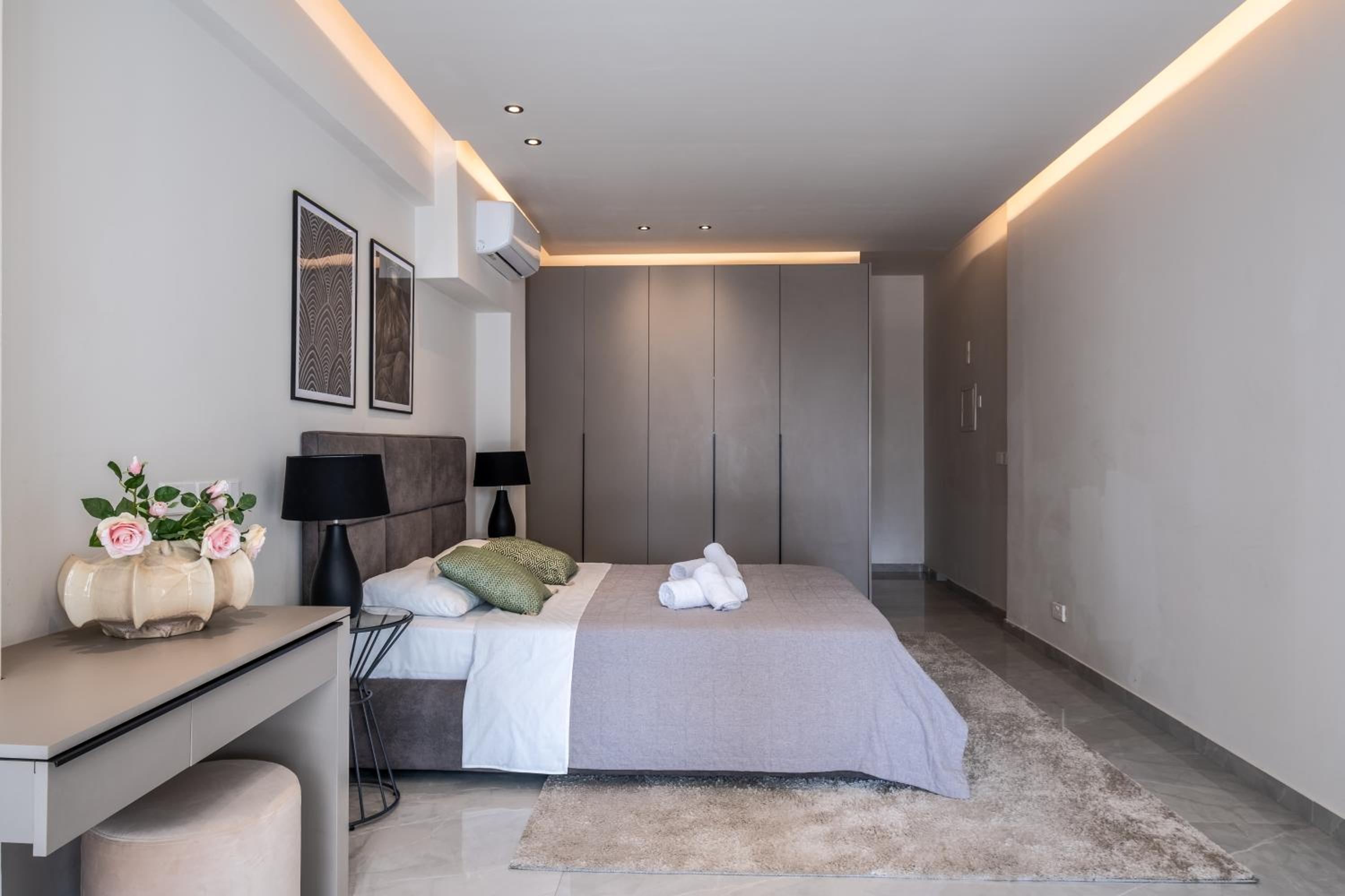 Two-Bedroom Apartment with Balcony photo 1
