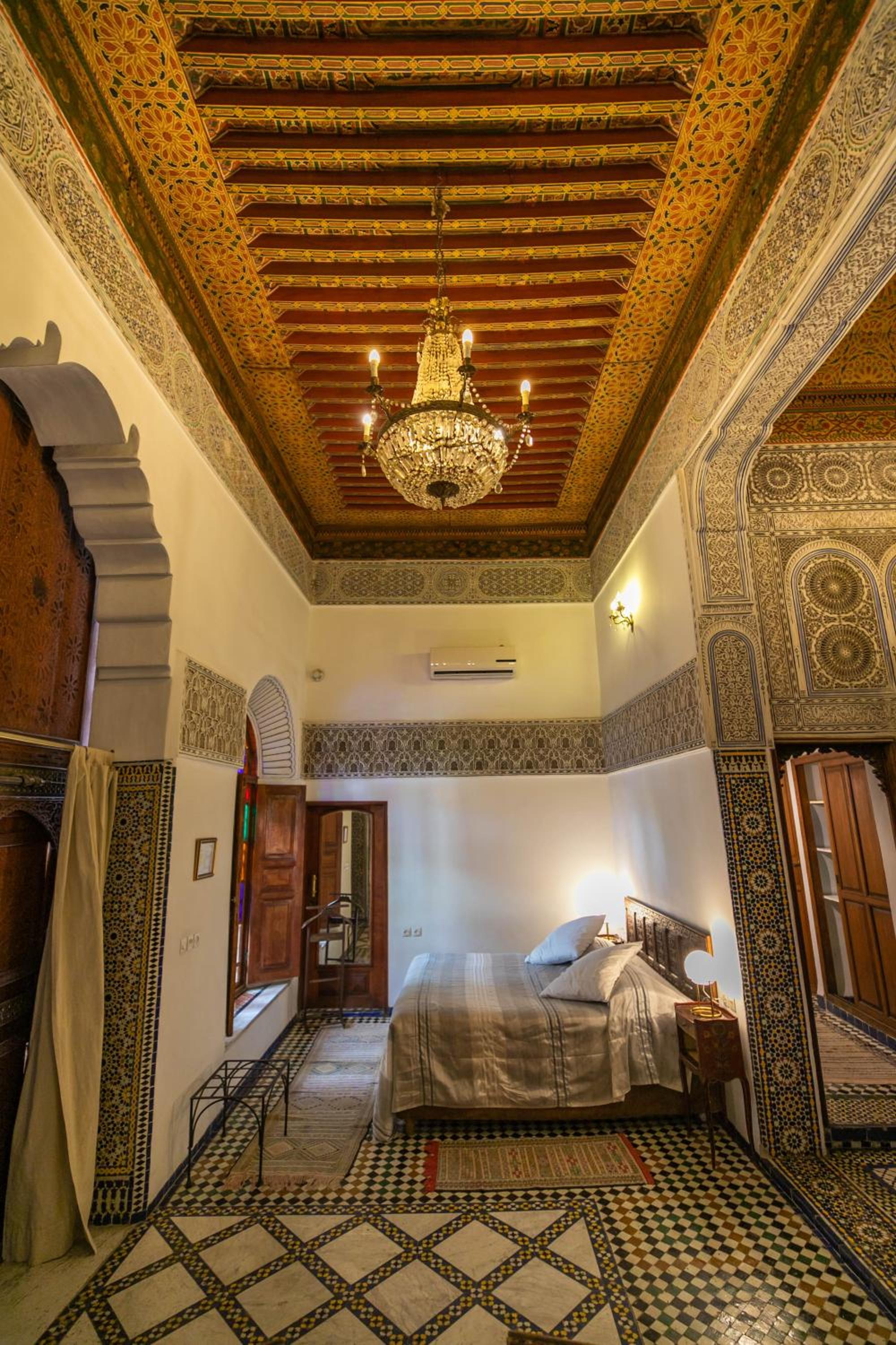 Royal Suite (2 Adults + 1 Child)