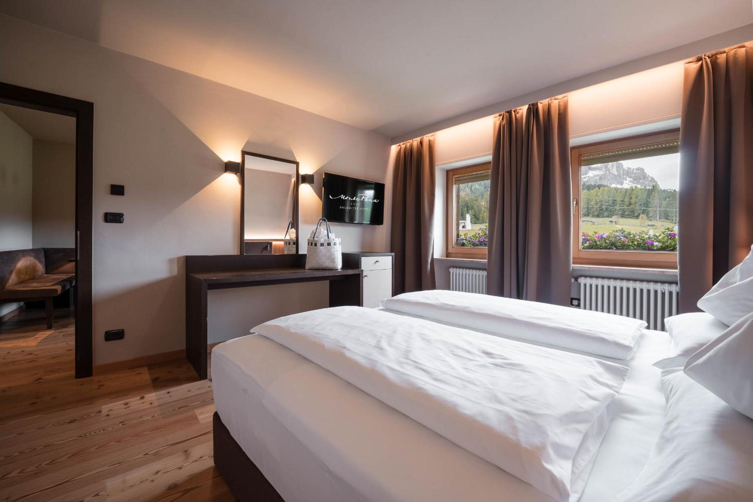 Deluxe Suite - Photo 11