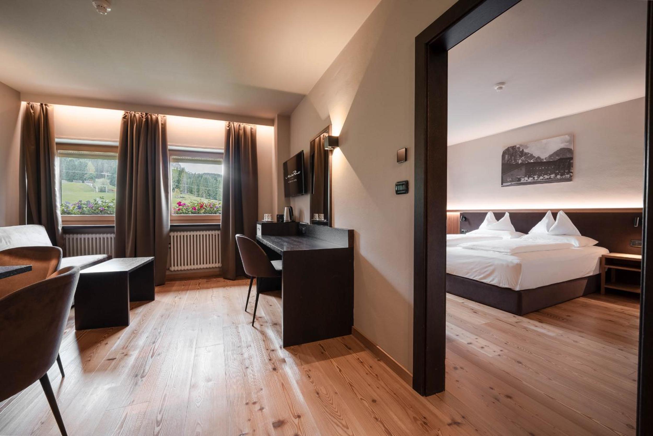 Deluxe Suite - Photo 12