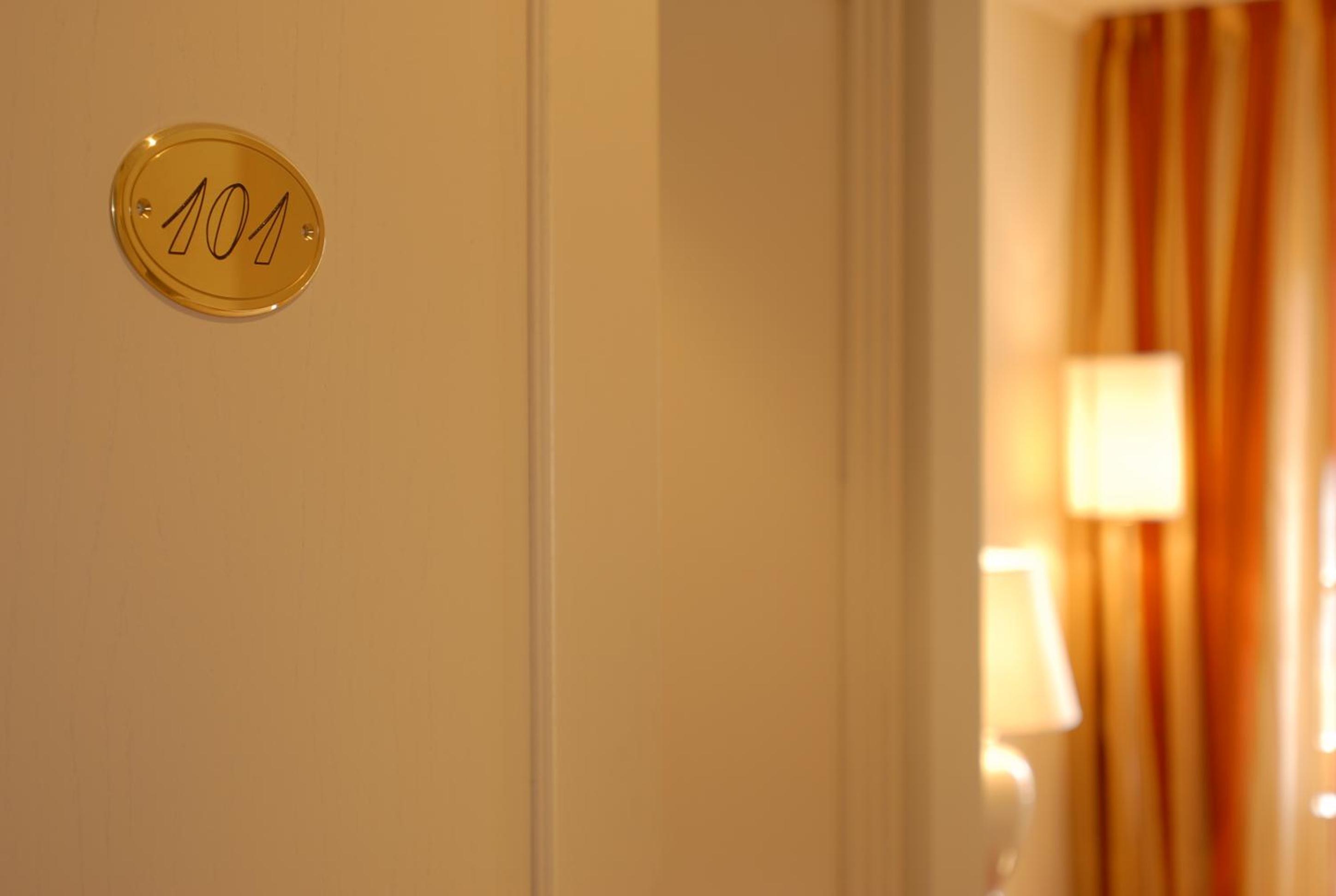 Deluxe Double Room - Photo 6