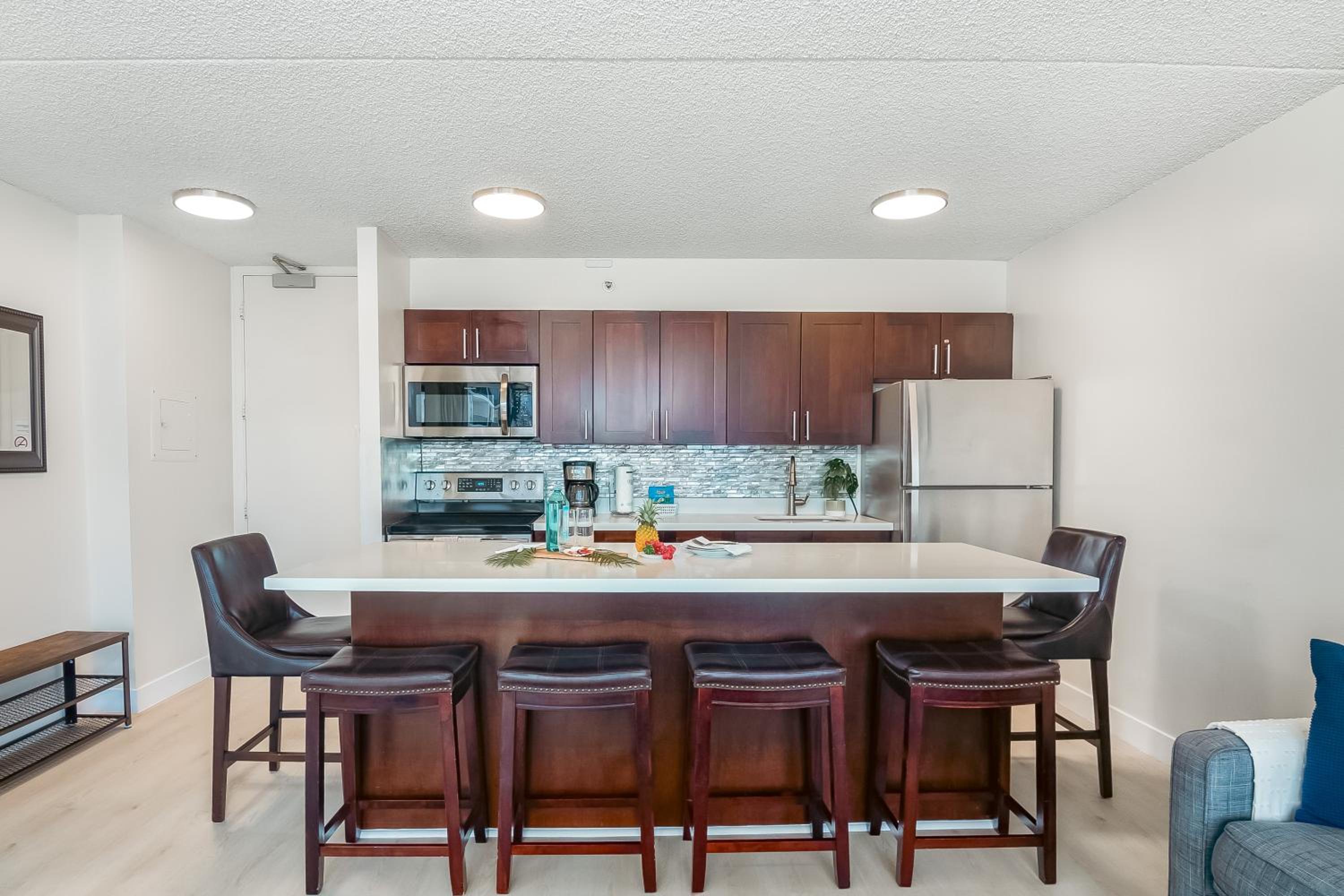 34Fl Waikiki condo with ocean view, pool, & parking: Apartment with Sea View photo