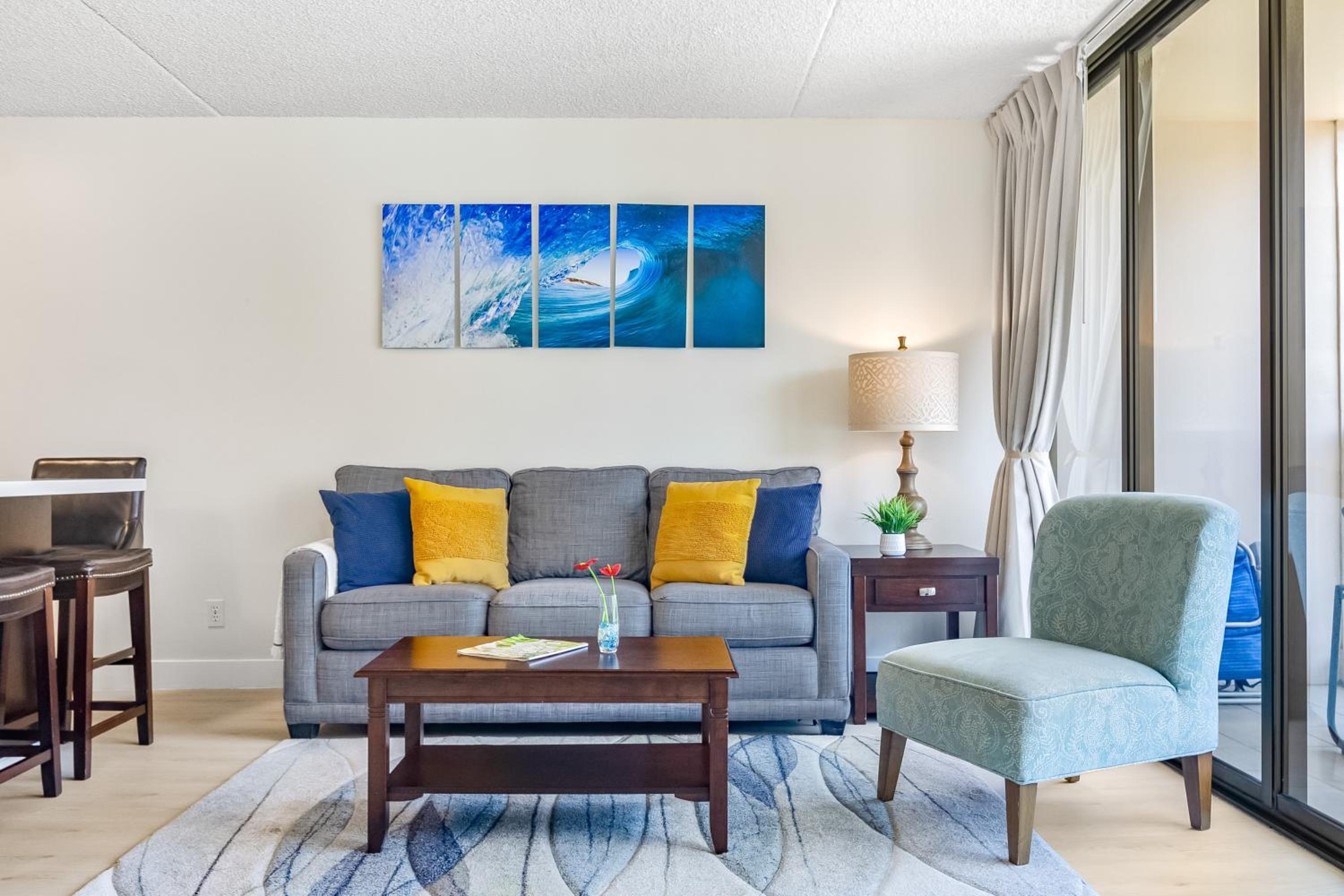 34Fl Waikiki condo with ocean view, pool, & parking: Apartment with Sea View photo