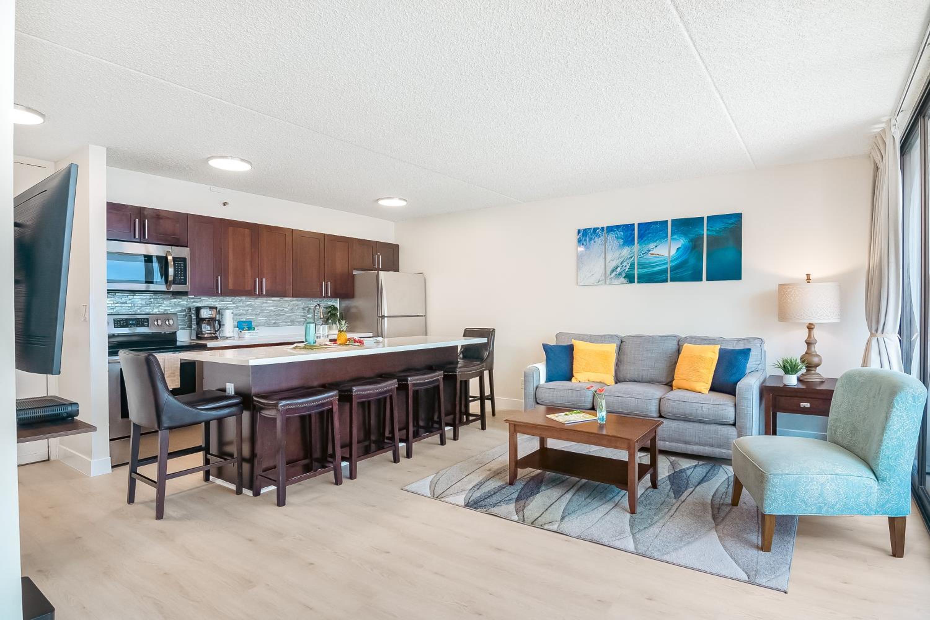 34Fl Waikiki condo with ocean view, pool, & parking: Apartment with Sea View photo