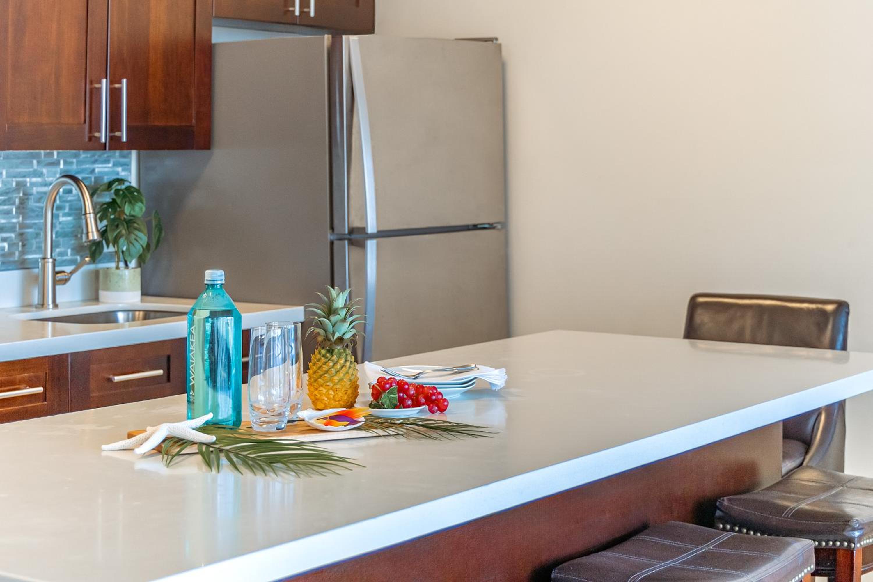 34Fl Waikiki condo with ocean view, pool, & parking: Apartment with Sea View photo