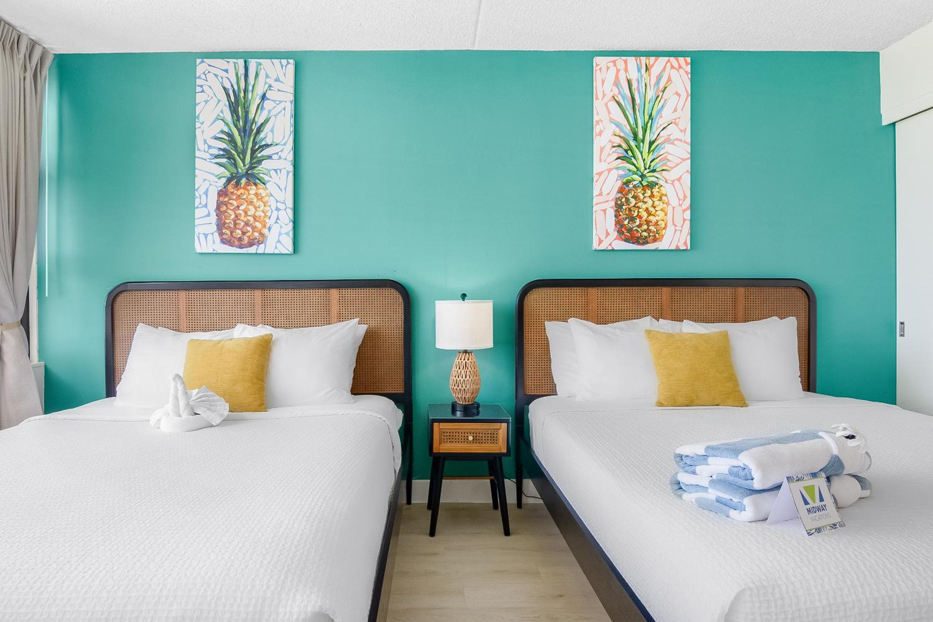 34Fl Waikiki condo with ocean view, pool, & parking: Apartment with Sea View photo