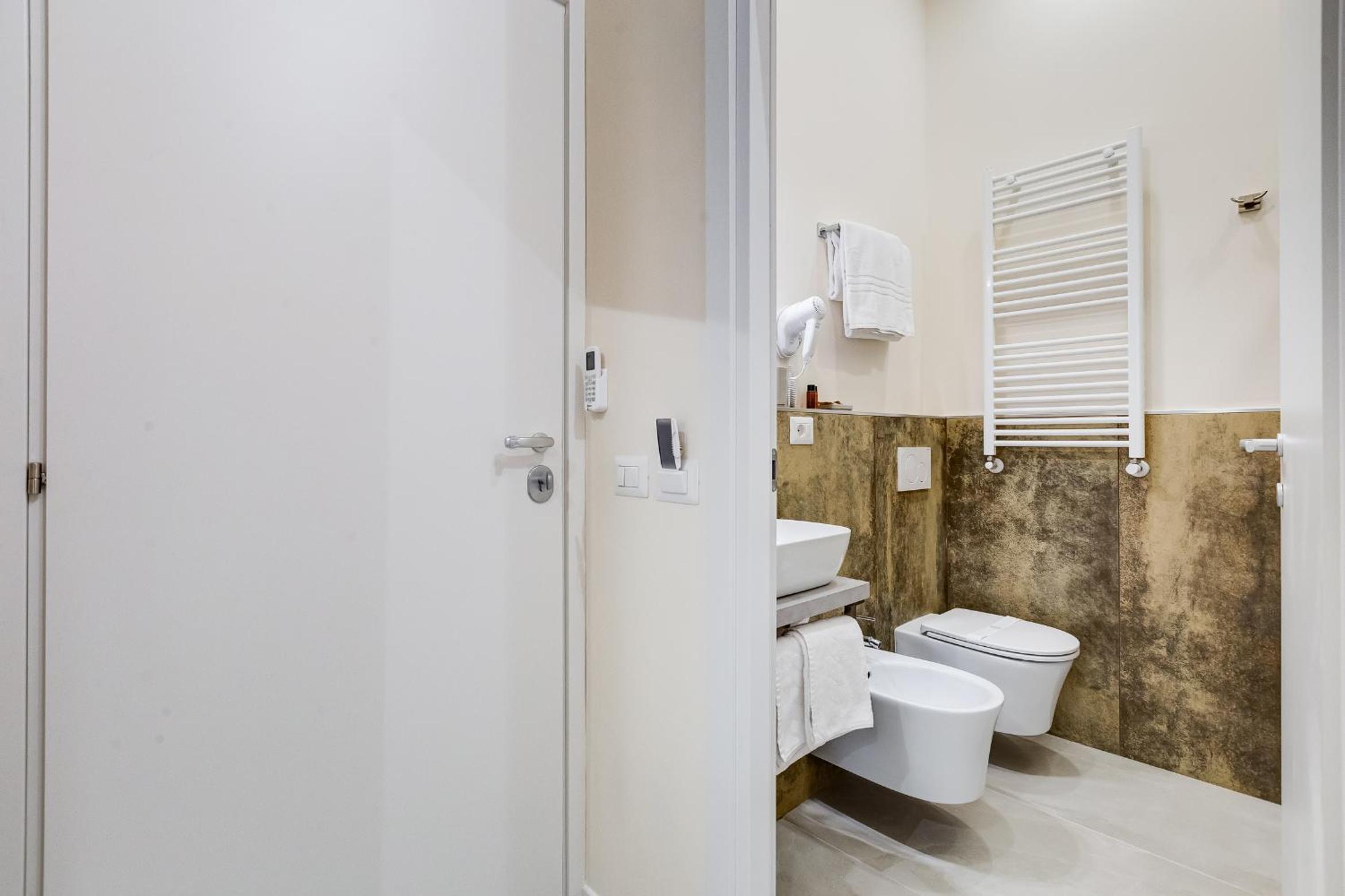 Small Double Room photo 2