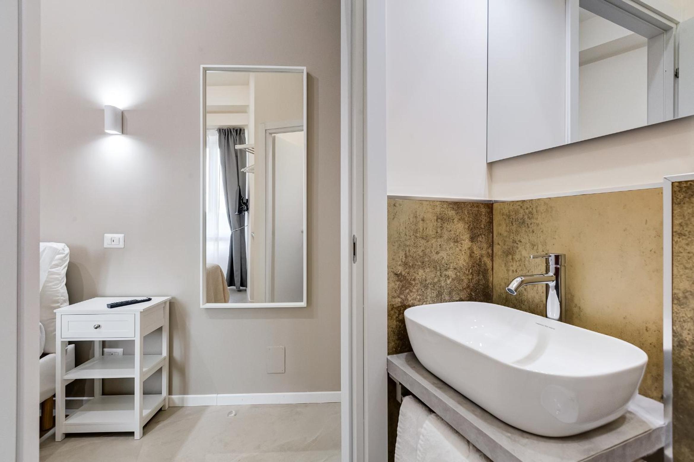 Small Double Room photo 3