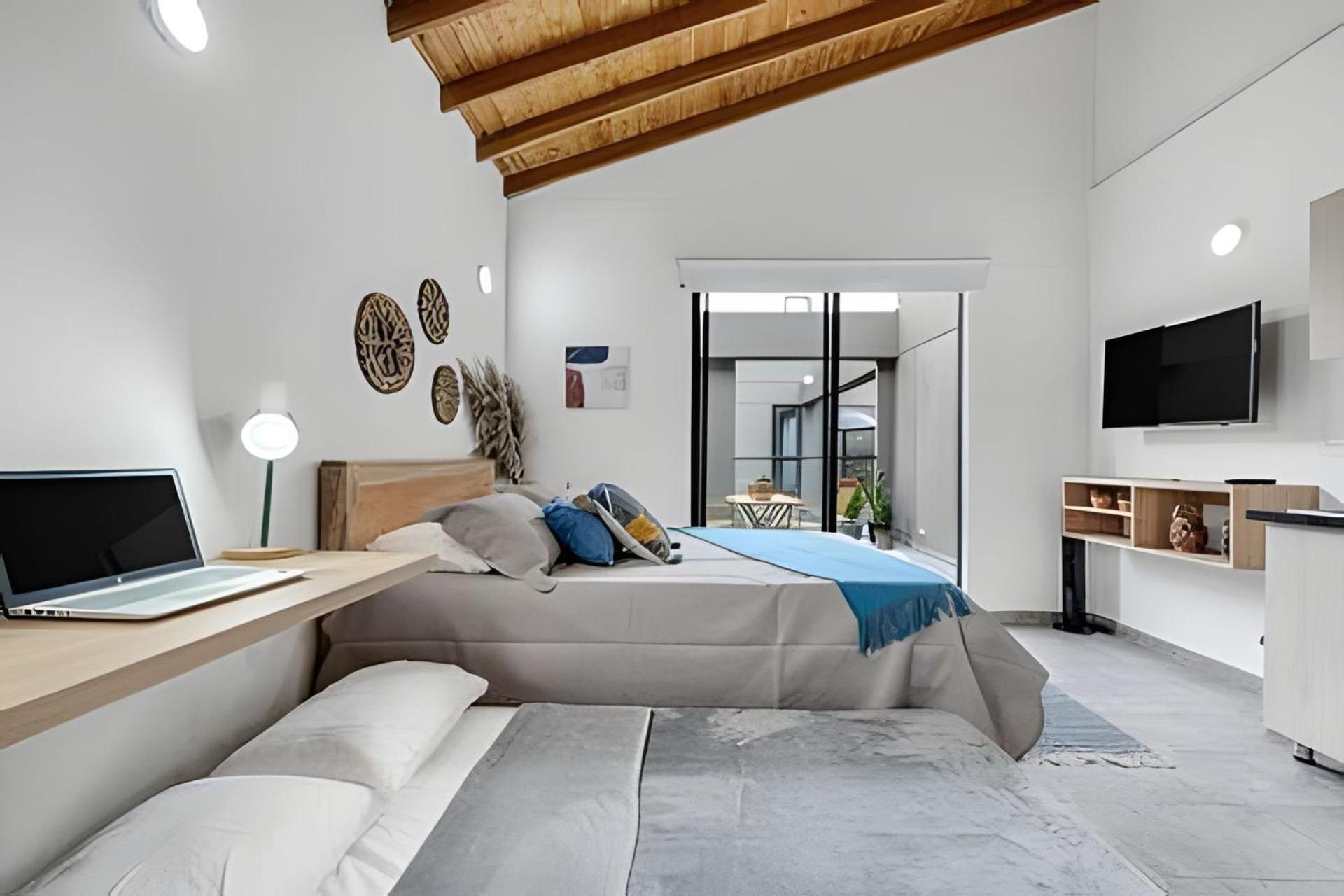 Studio With Spa Bath