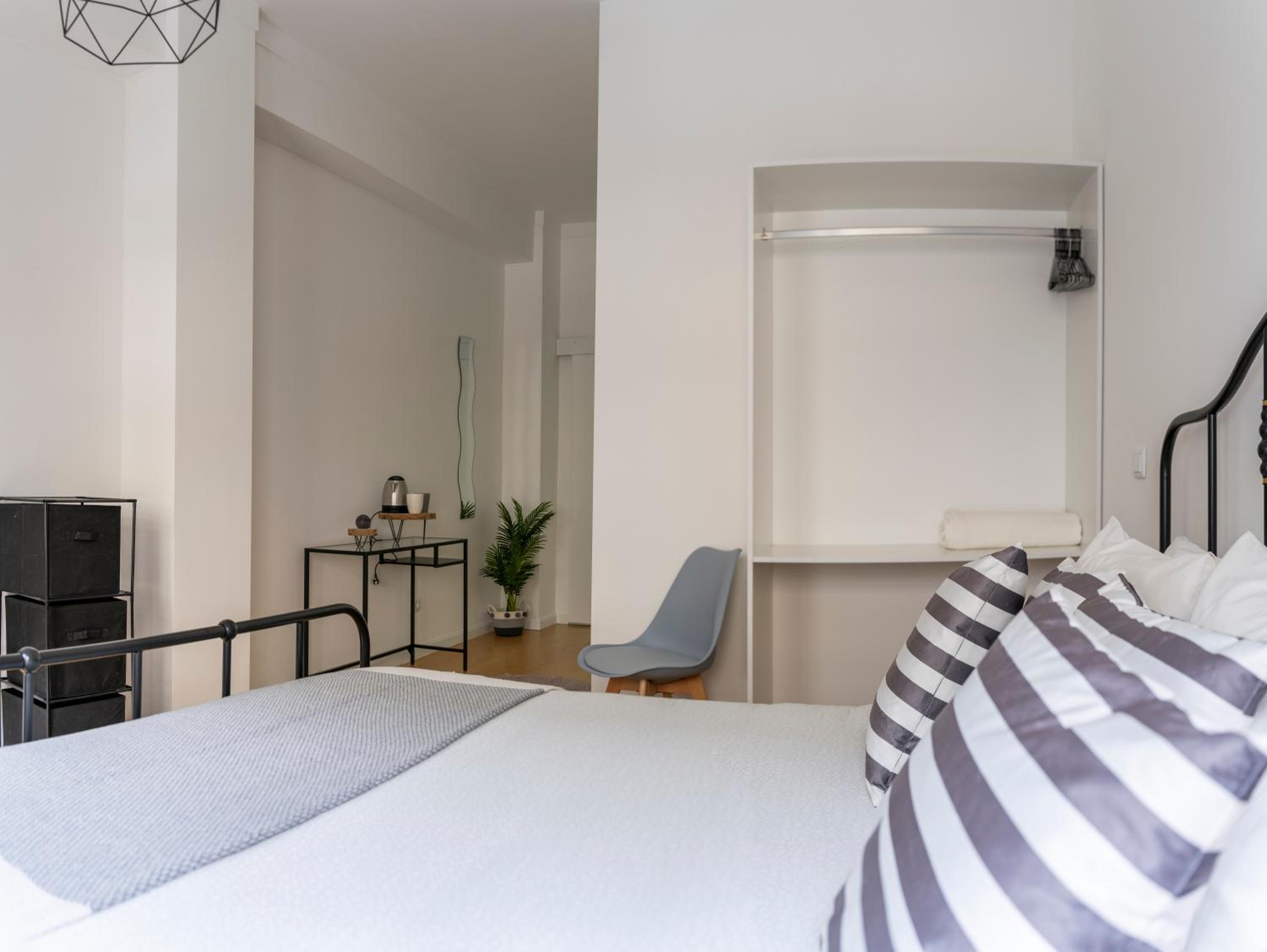 Double Room - Photo 7