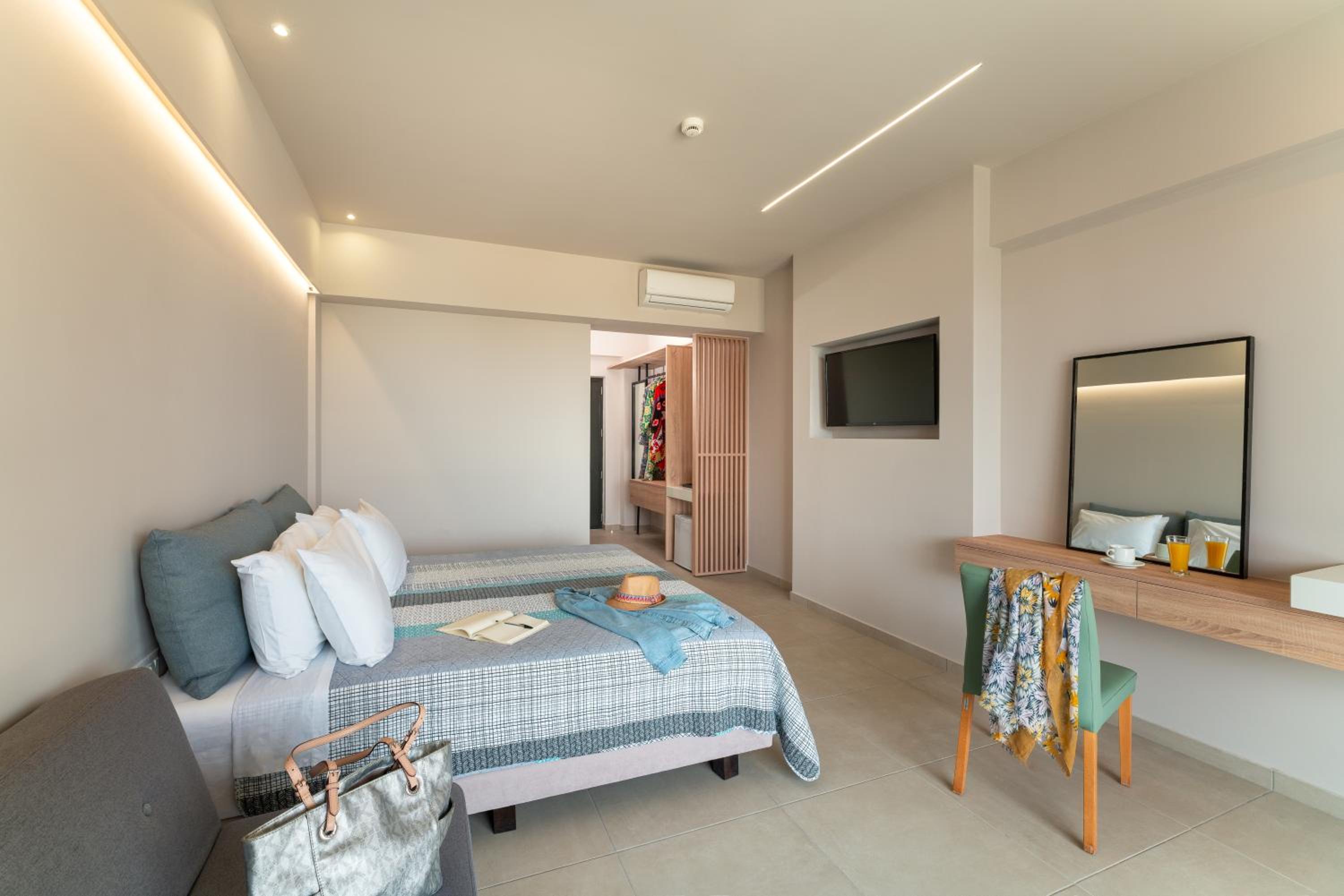 Deluxe Double or Twin Room with Sea View photo 2