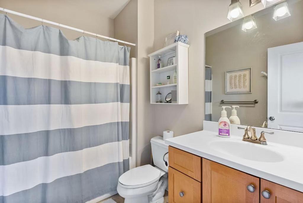 Four-Bedroom Vacation Home photo 2