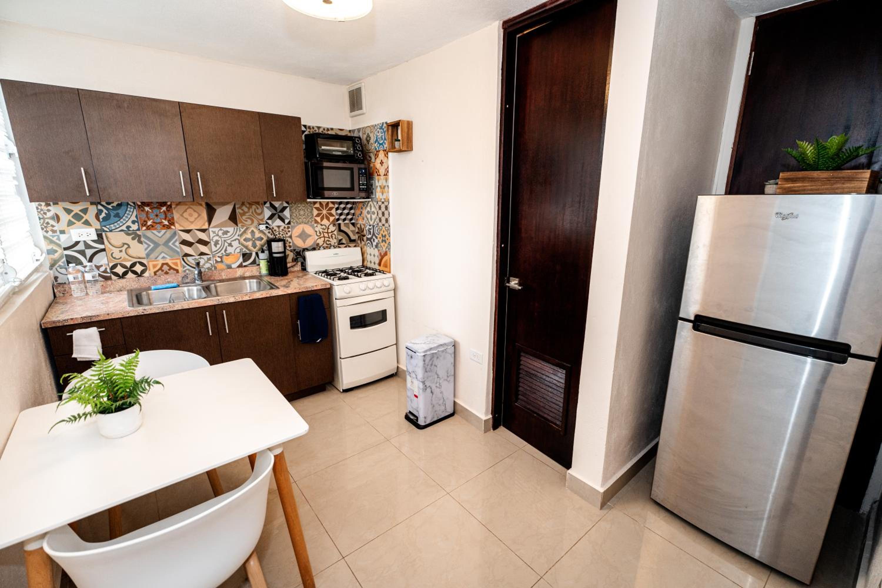 One-Bedroom Apartment photo 1
