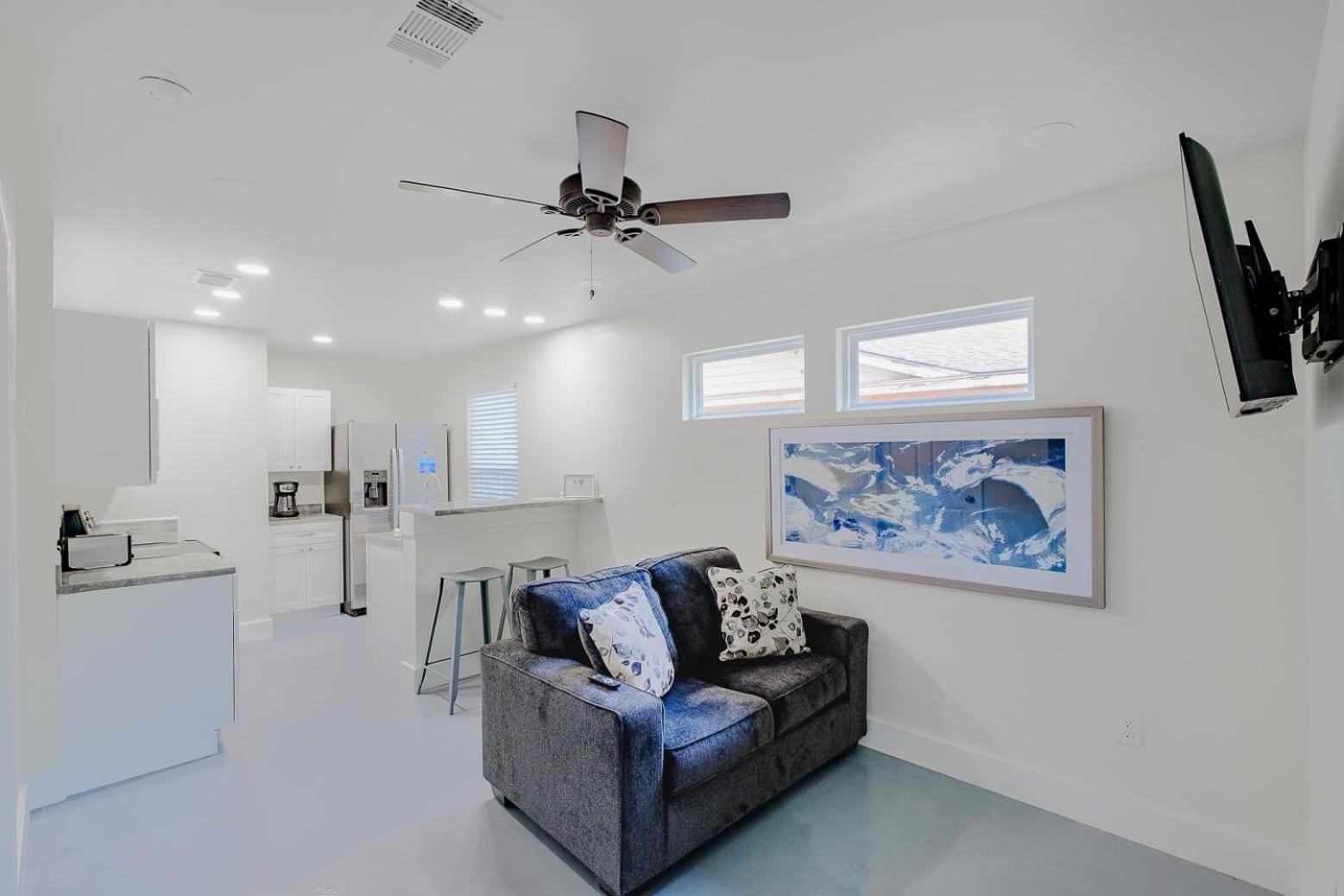One-Bedroom Holiday Home