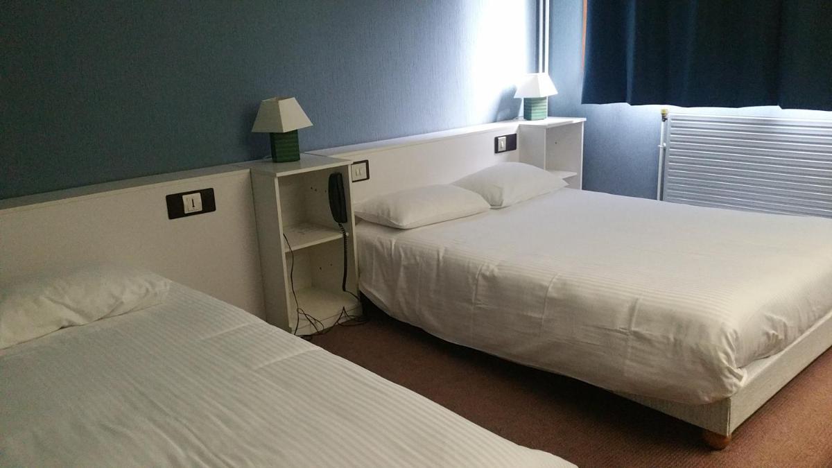 Triple Room - 1 Doube Bed + 1 Single Bed photo 2