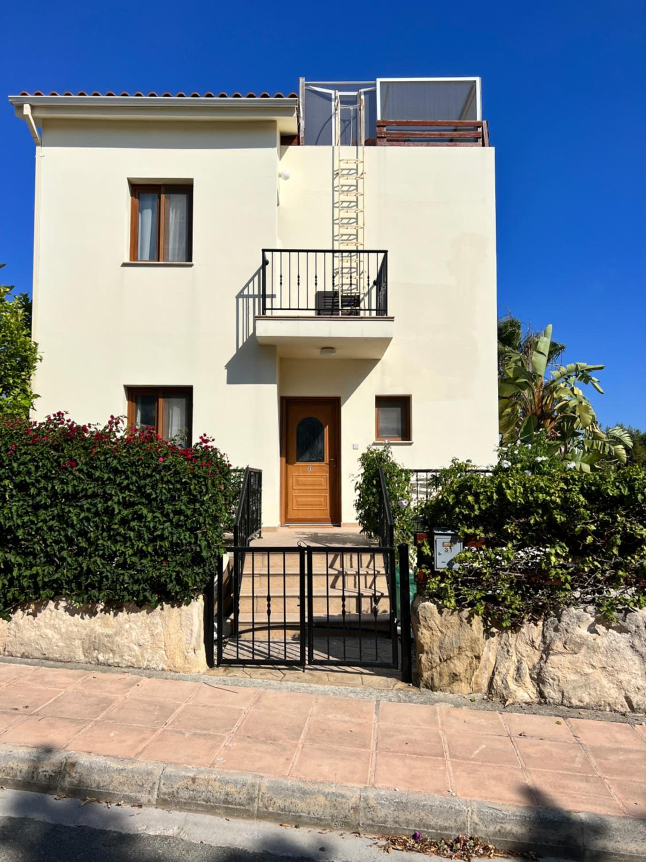 Three-Bedroom Villa photo 2