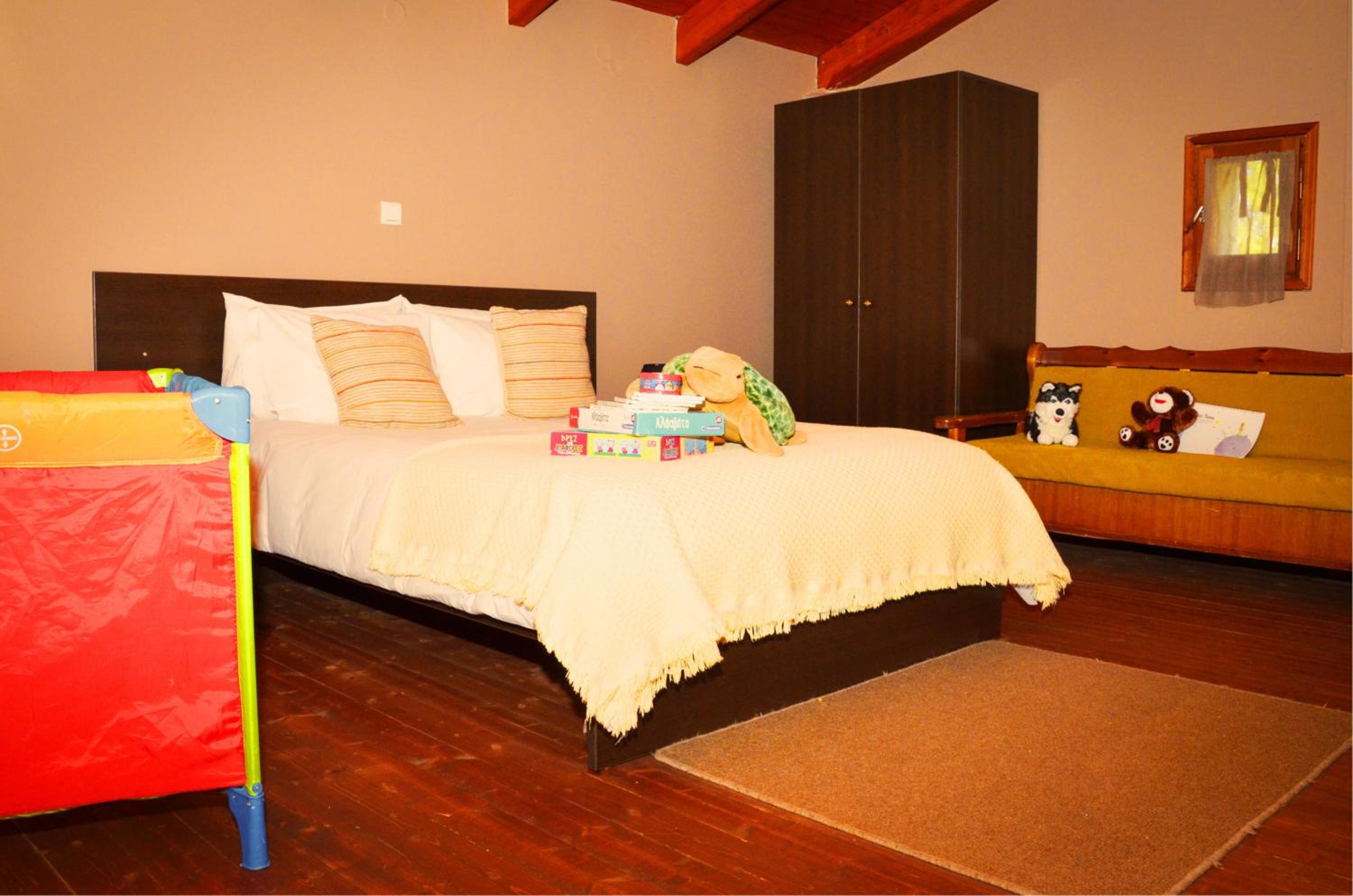 Quadruple Room with Mountain View - Photo 11