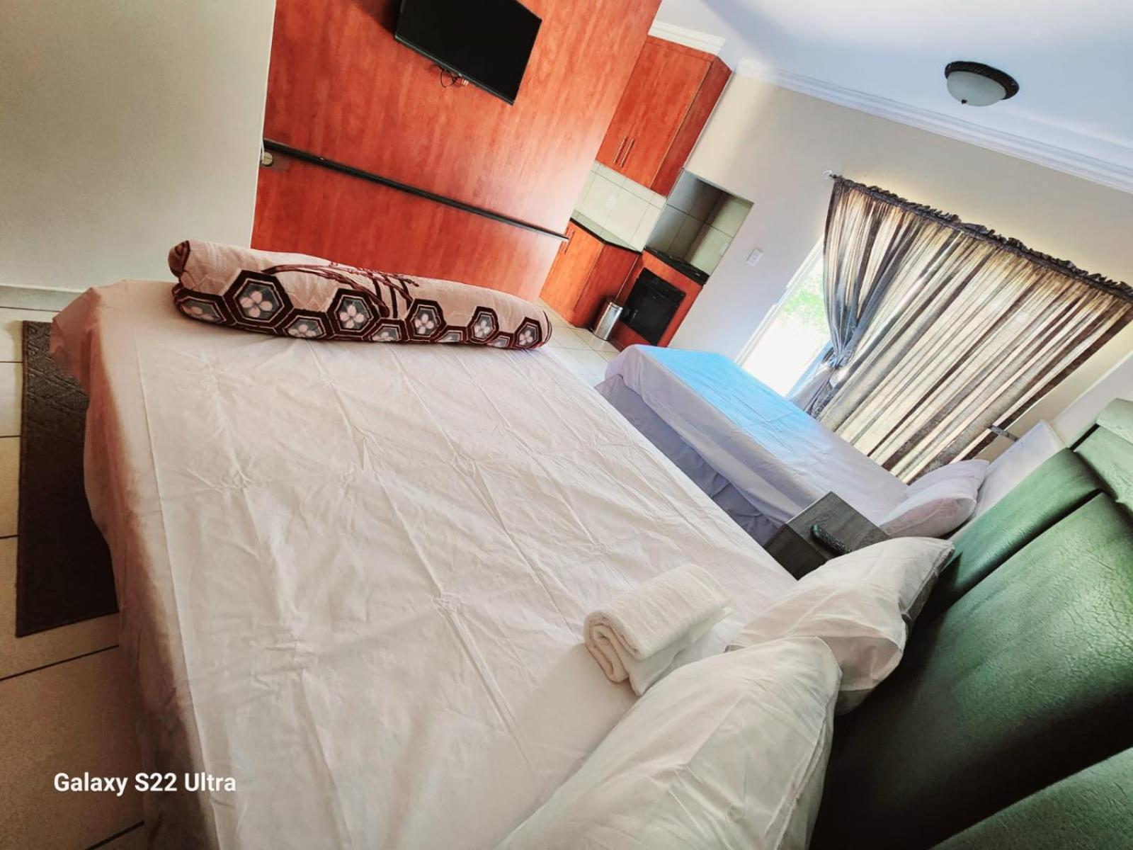 Deluxe Family Suite photo 1