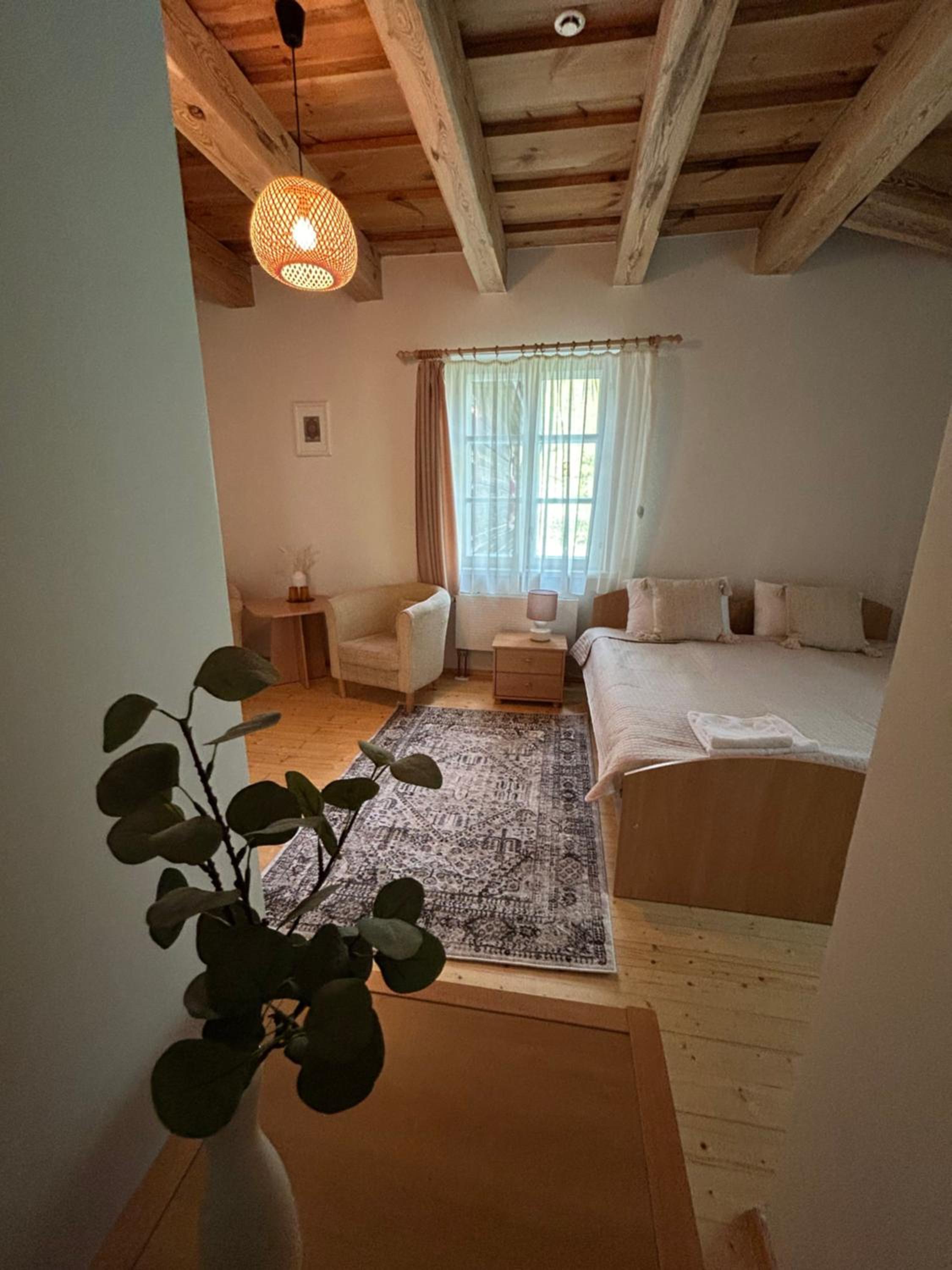 Double Room - Photo 3
