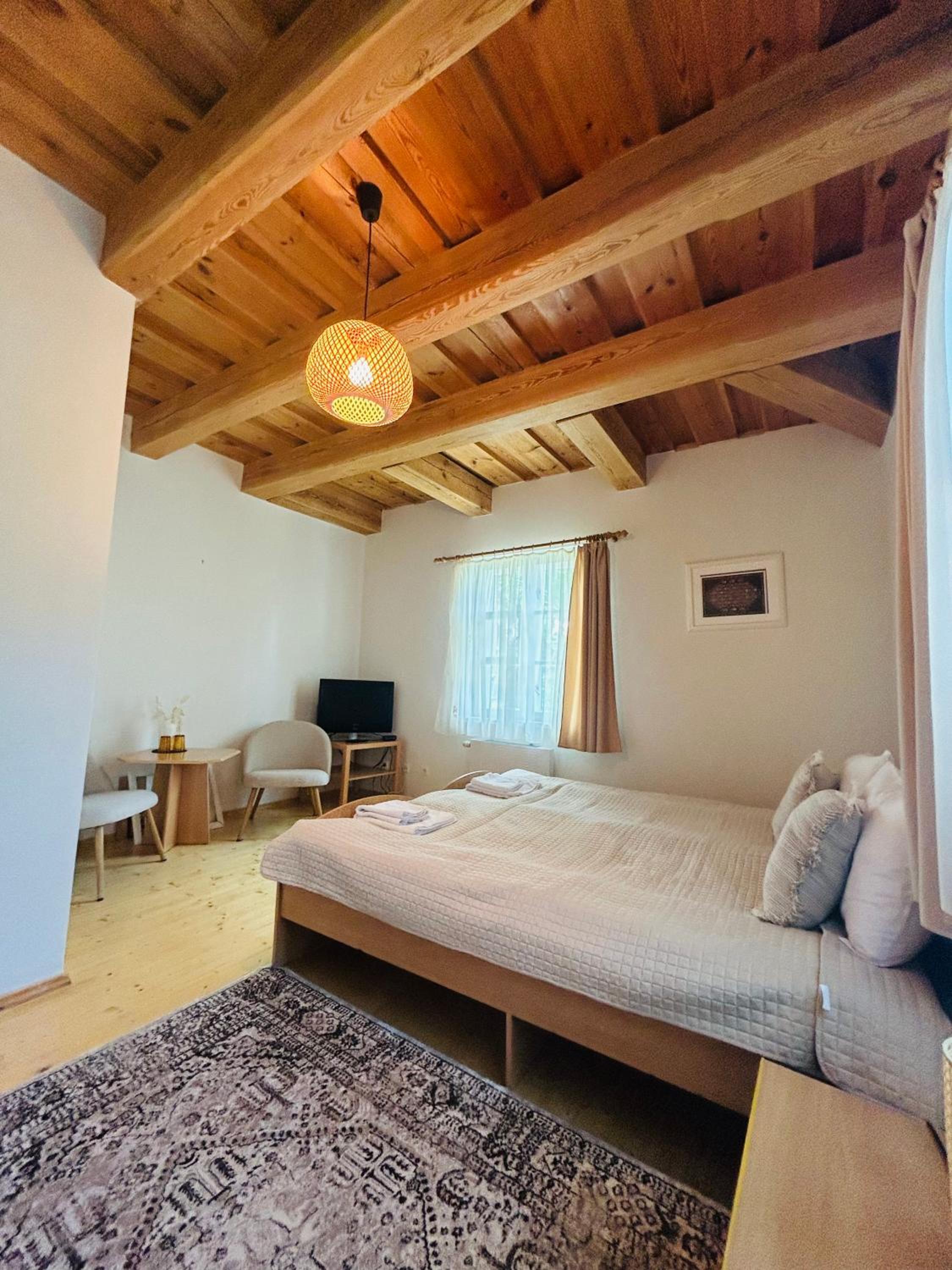 Double Room - Photo 2