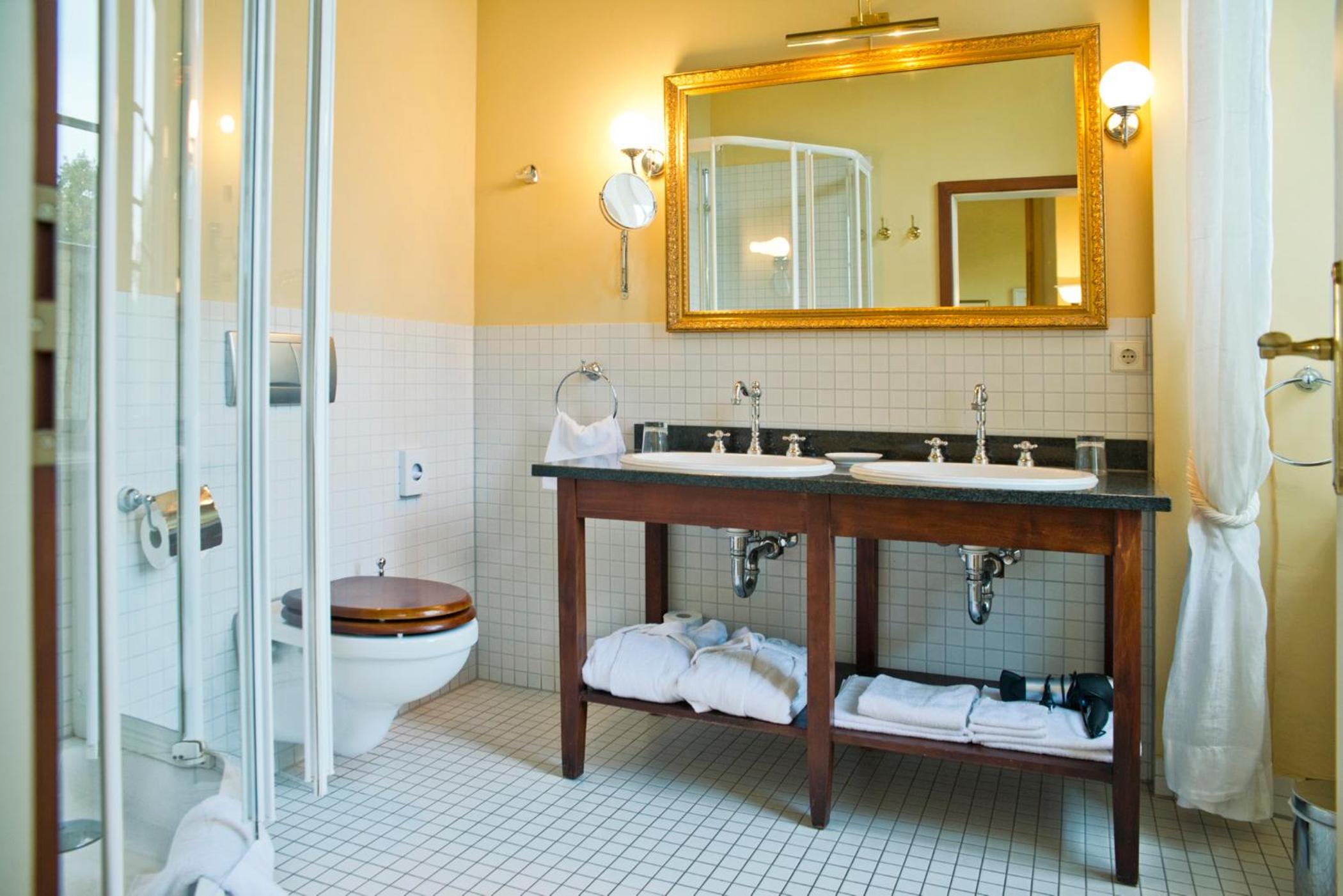 Suite - Photo 6