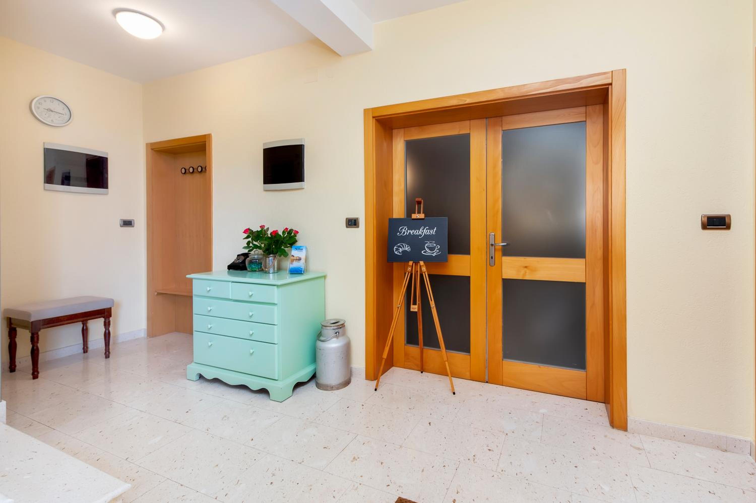 Special Offer - Classic Double or Twin Room photo 3