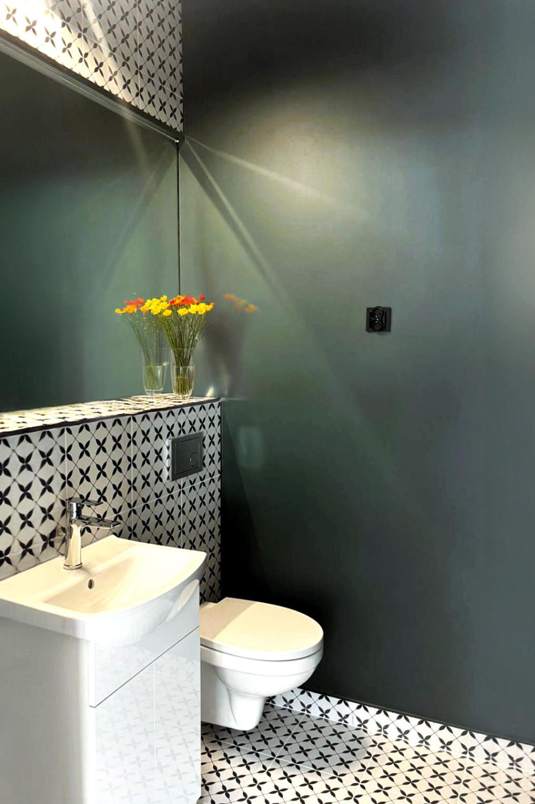 Superior One-Bedroom Apartment - Photo 2