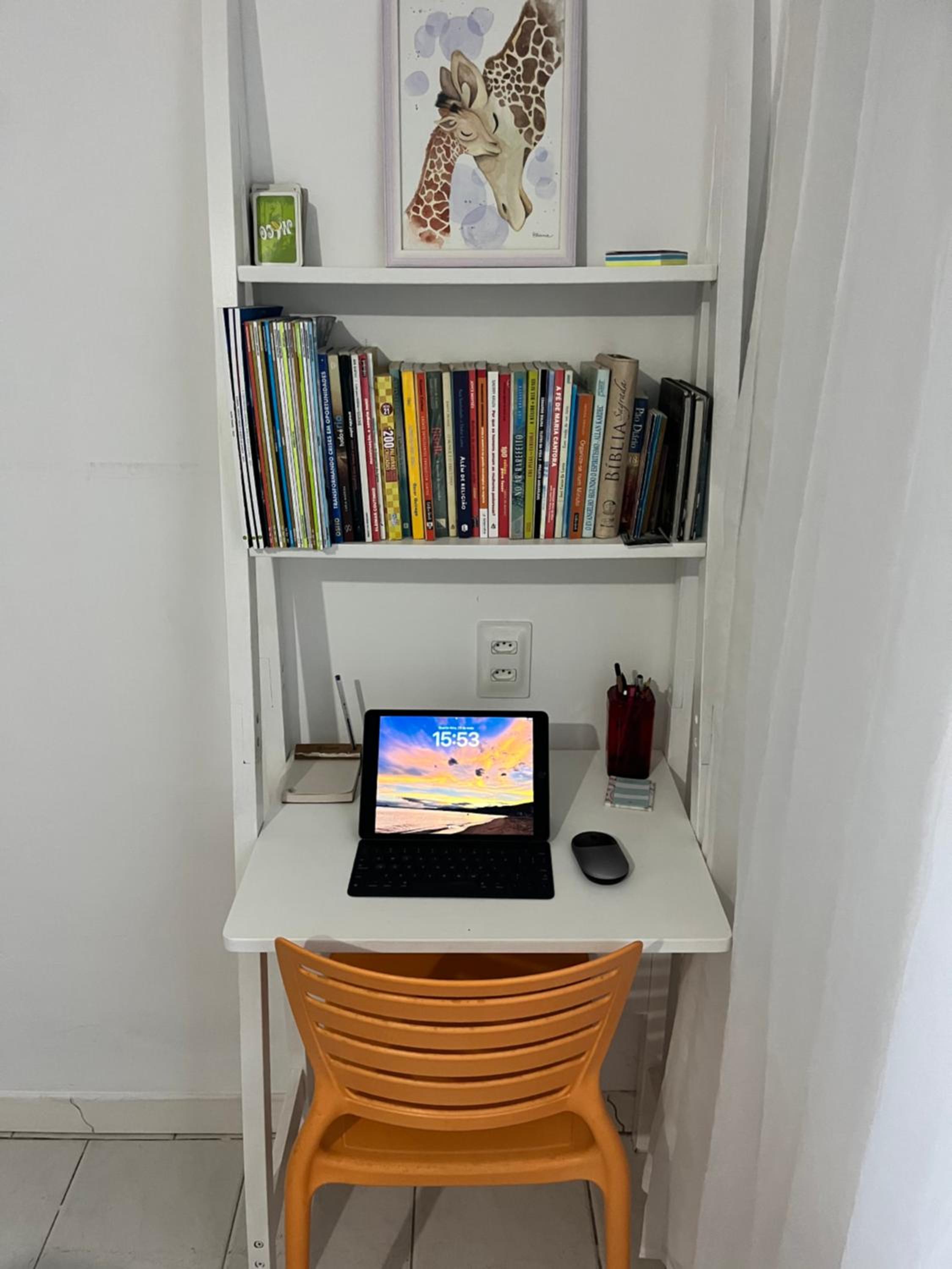 Three-Bedroom House photo 2