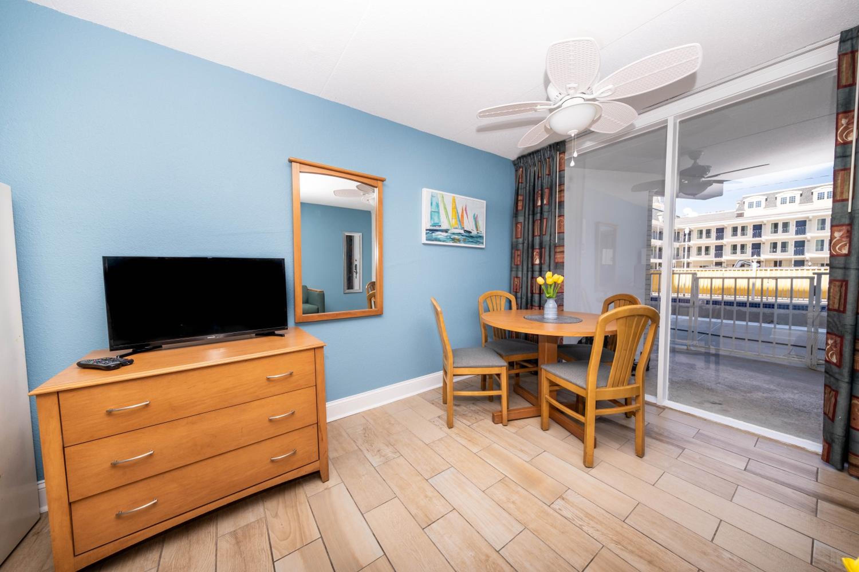 Poolside Two-Room Efficiency with Living Room - Bed Room - 2 TV's