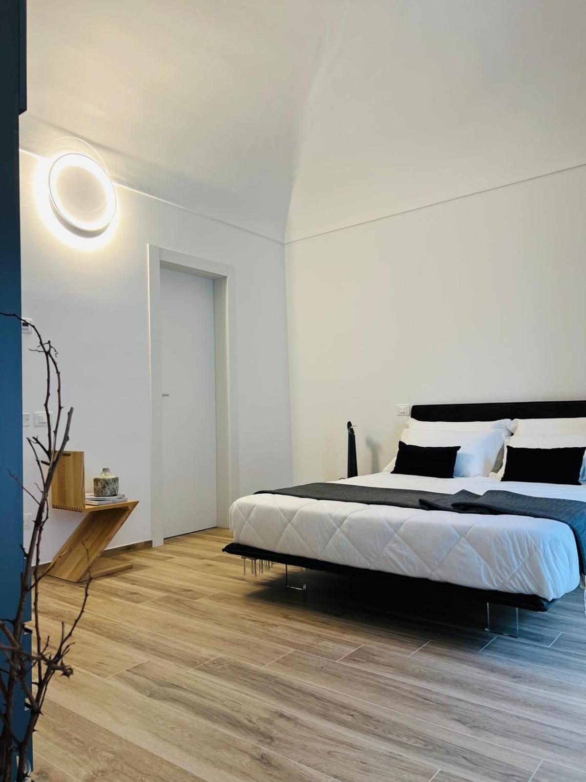 One-Bedroom Apartment with Balcony