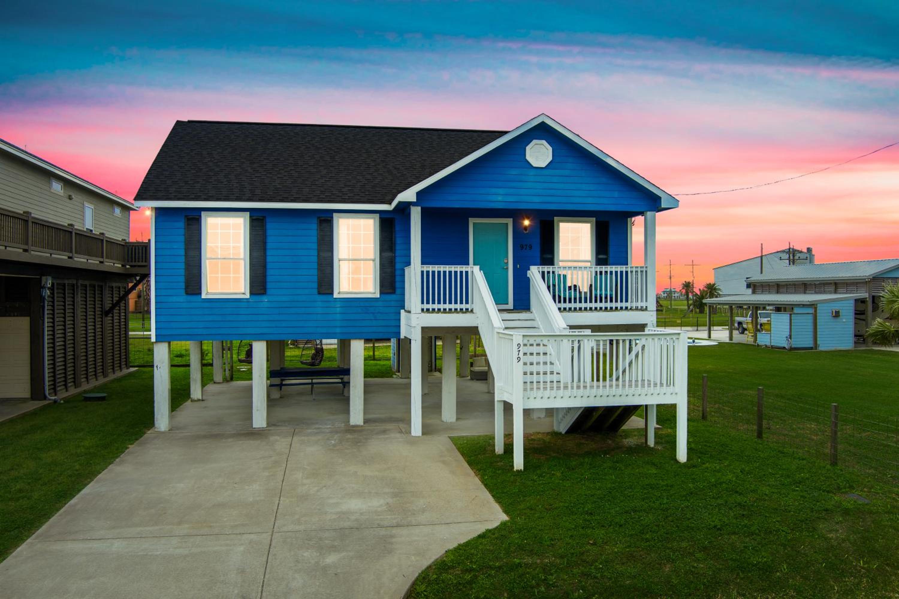 Three-Bedroom House photo 2