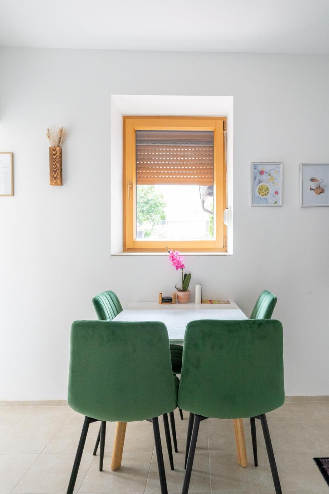 One-Bedroom Apartment with Terrace photo 2