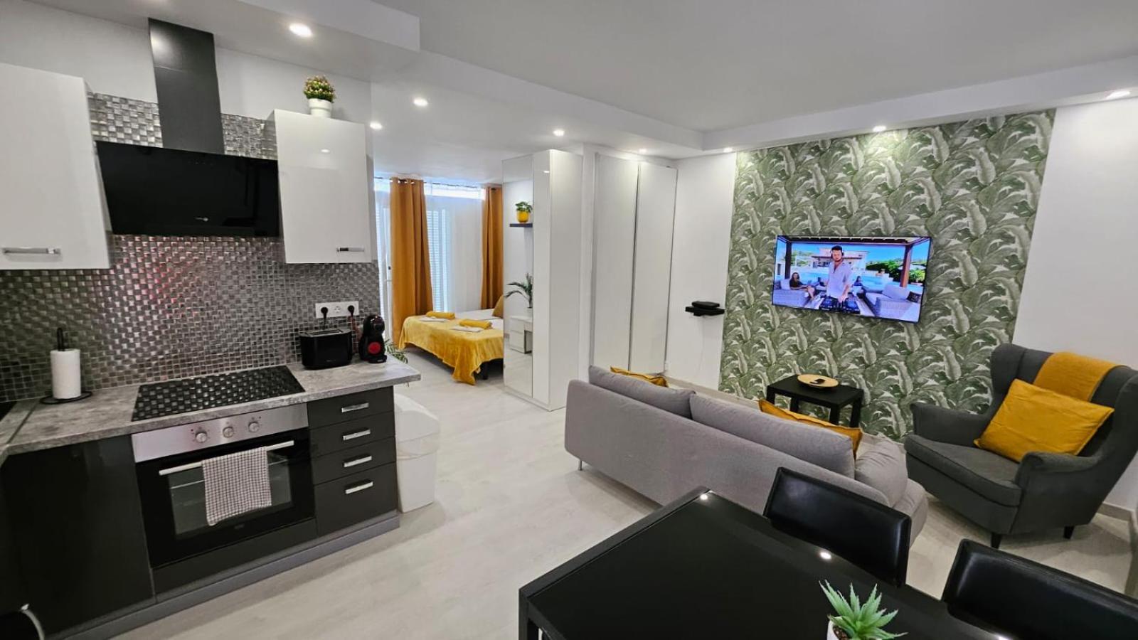 Apartamento con vista a la piscina