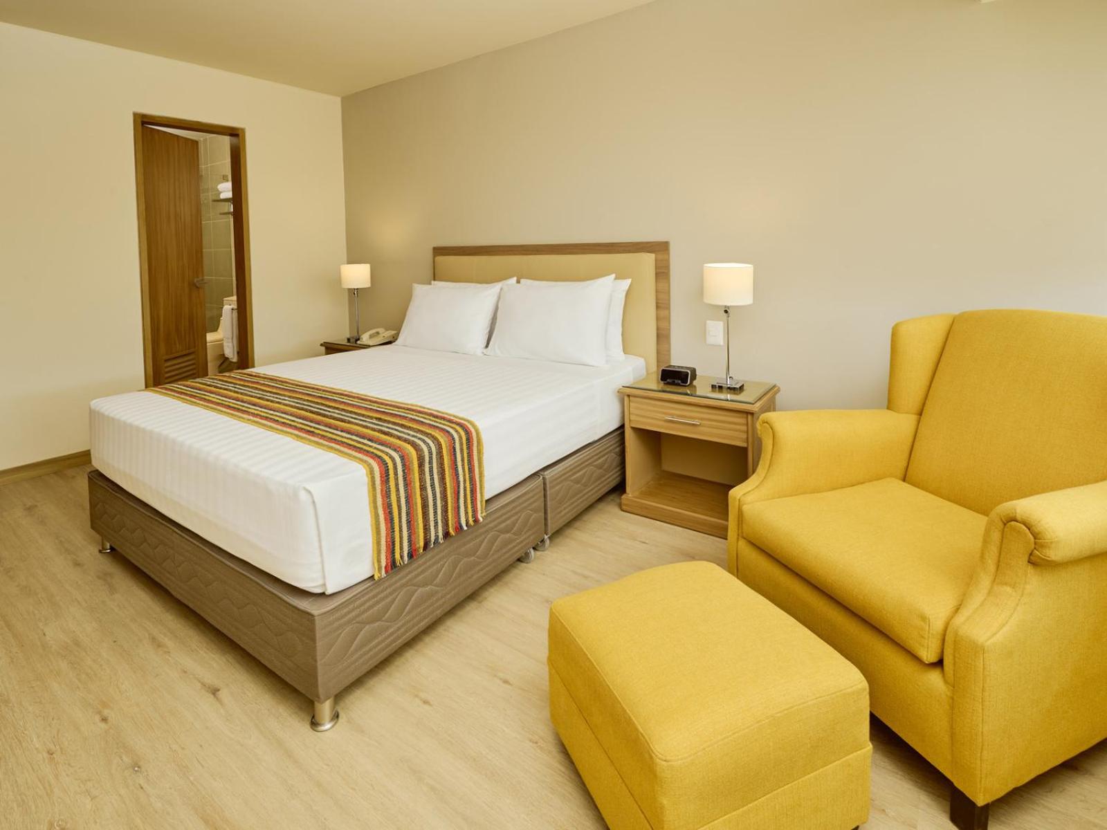 Suite - Photo 9