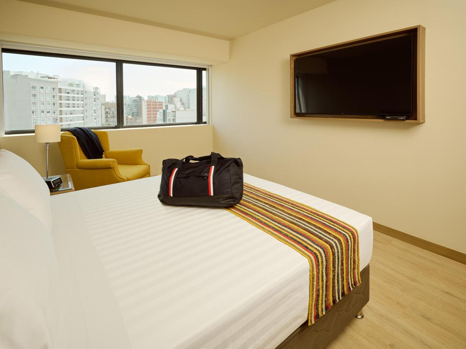 Suite - Photo 4